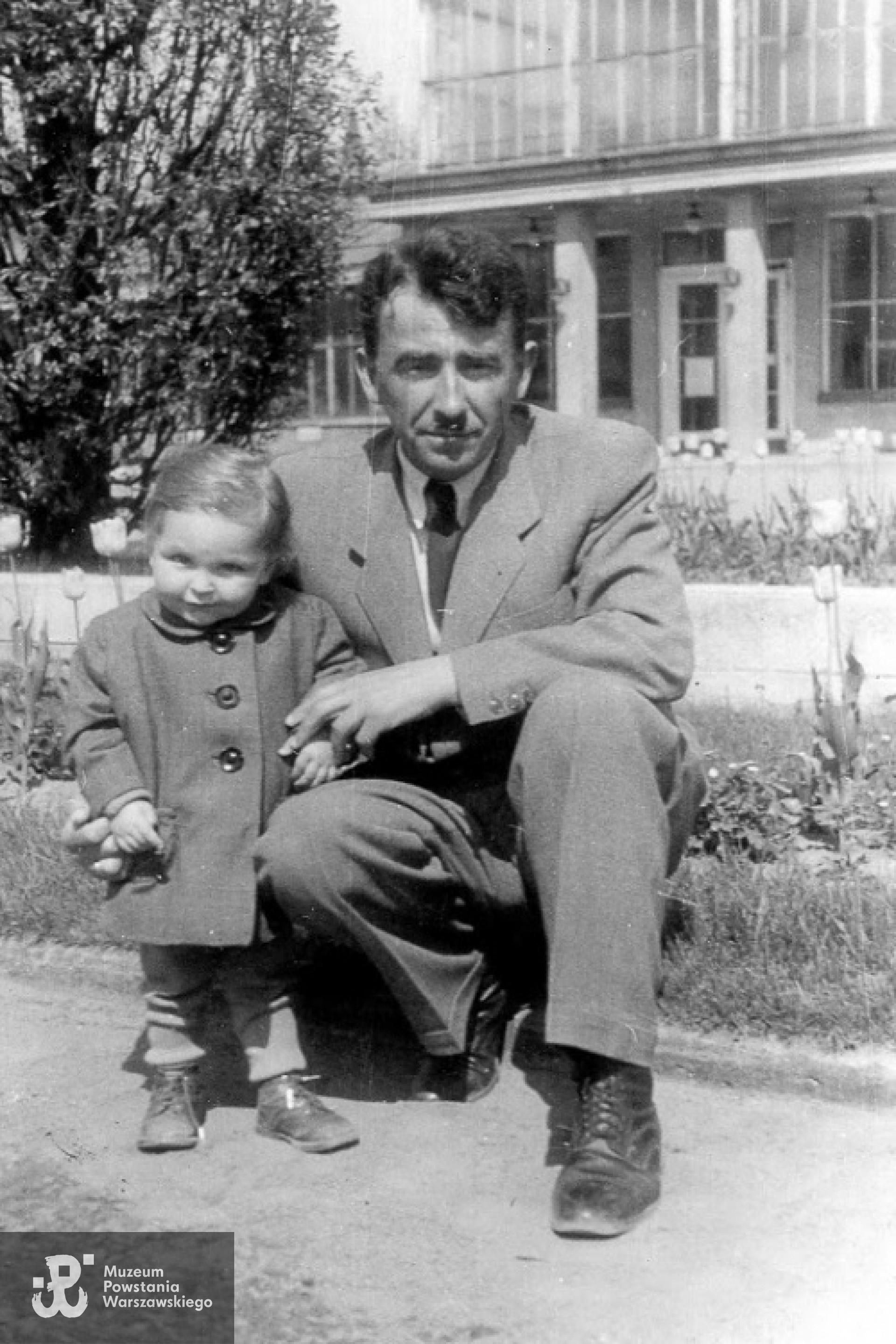 Marian Gliński z córeczką Marią. Poznań, 1947 r. Zdjęcie z archiwum rodzinnego Barbary Glińskiej.