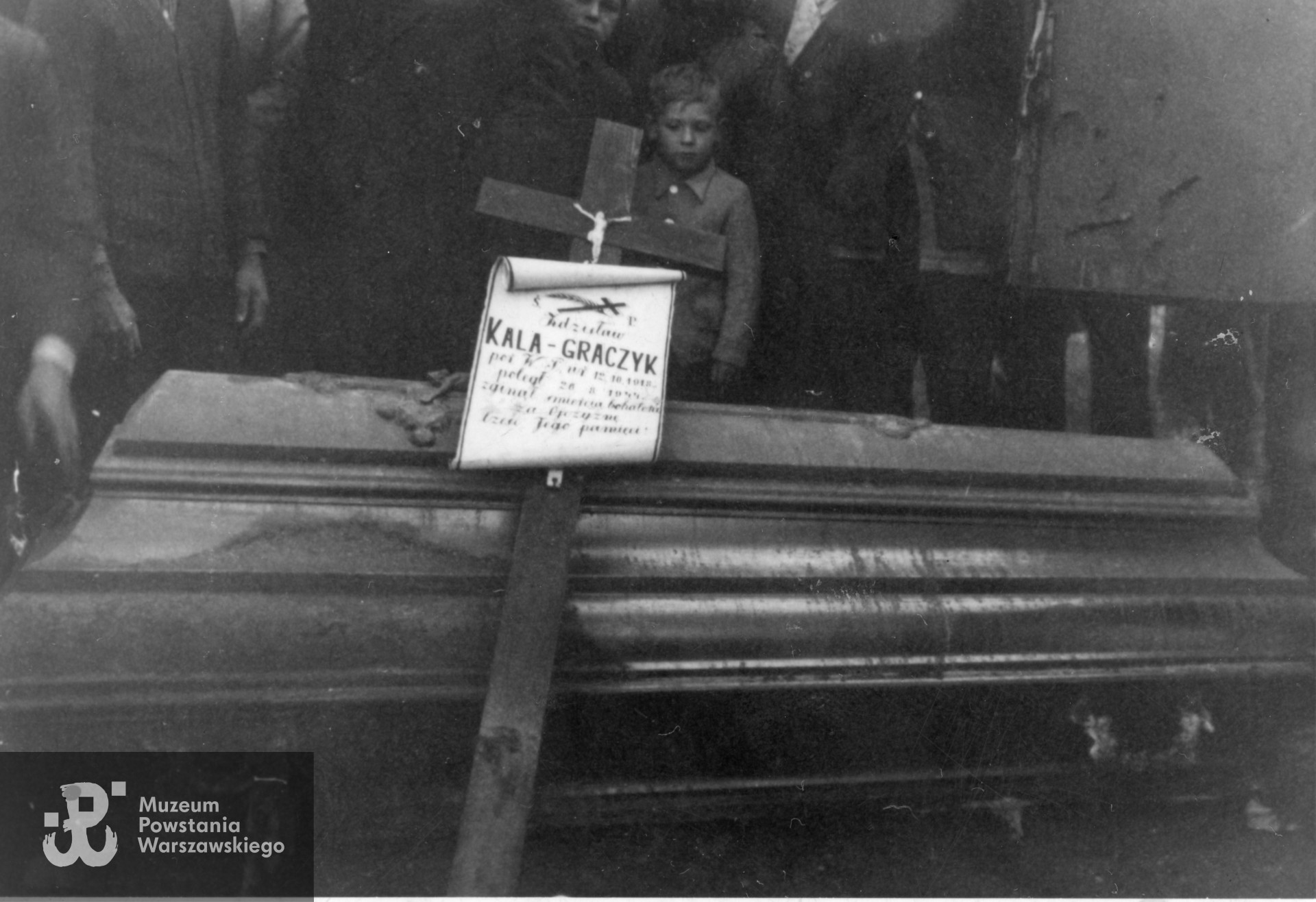 Uroczystości pogrzebowe, 12.10.1945 roku, Powązki Wojskowe. Fot. ze zbiorów rodzinnych p. Sebastiana Przybyłowicza. 