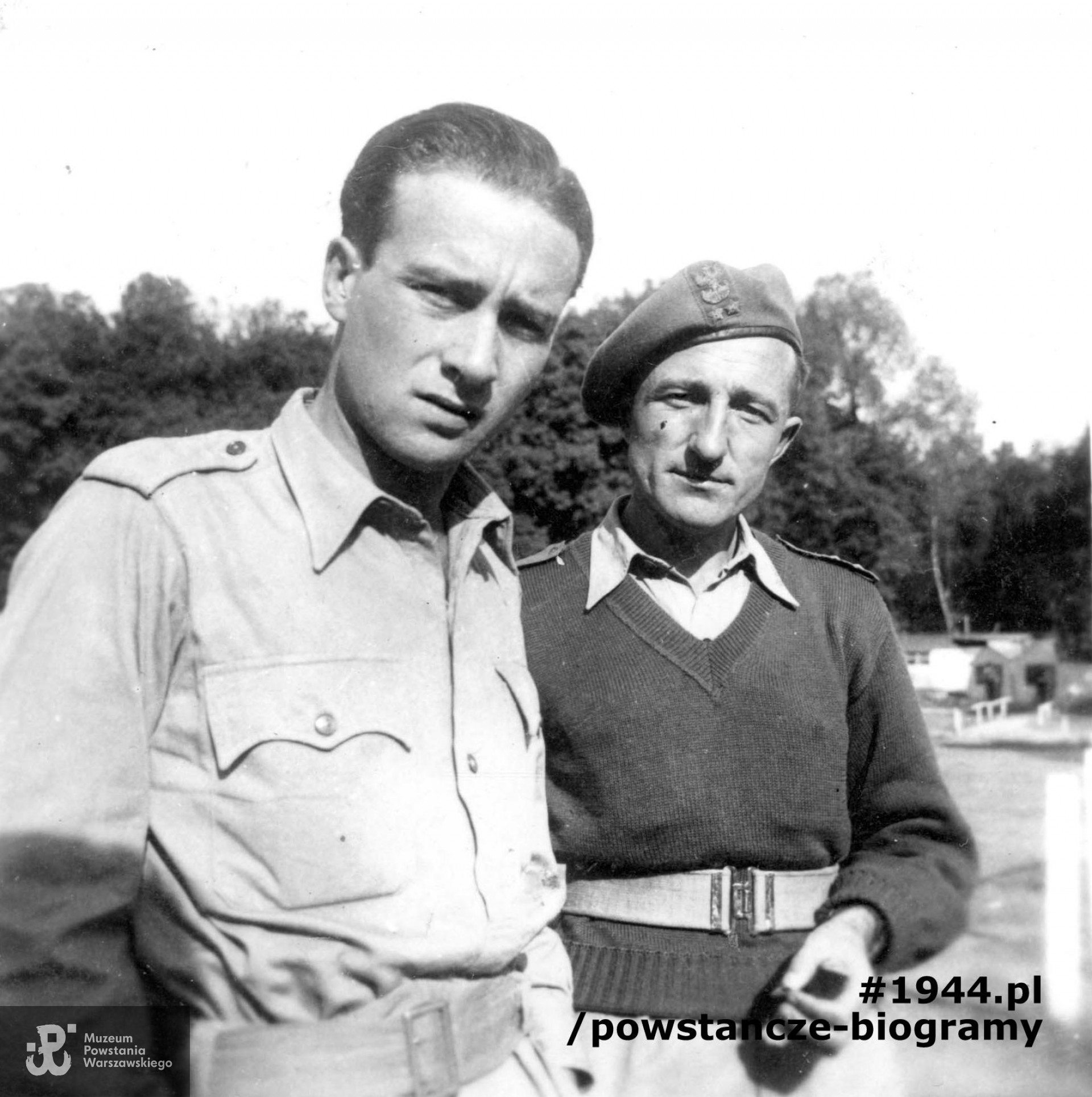 Neapol. Stanisław Aronson (na fotografii z lewej strony) w drodze do Palestyny. Październik 1946 rok. Fot. ze zbiorów Muzeum Powstania Warszawskiego, sygn. MPW-IP/1403, dar Stanisława Aronsona