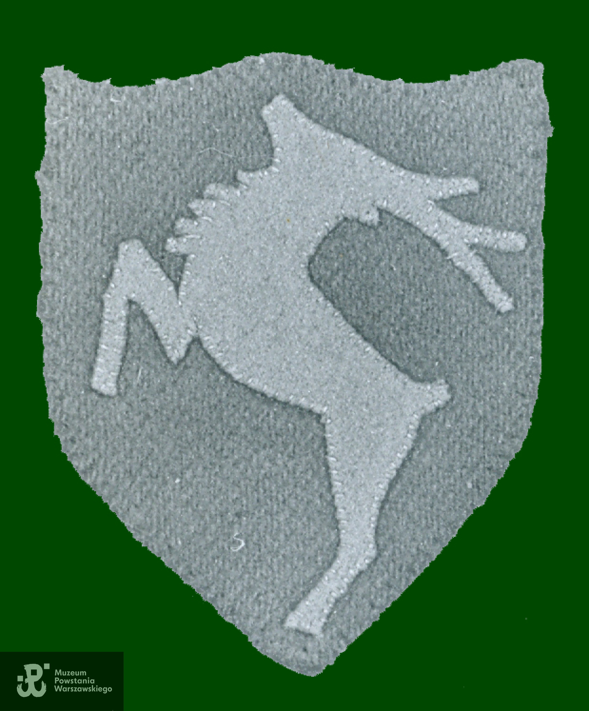 Odznaka (naszywka) Dywizjonu "Jeleń". Kilka takich odznak zrobiły "jeleniackie" sanitariuszki w ostatnich dniach Powstania Warszawskiego na terenie Śródmieścia