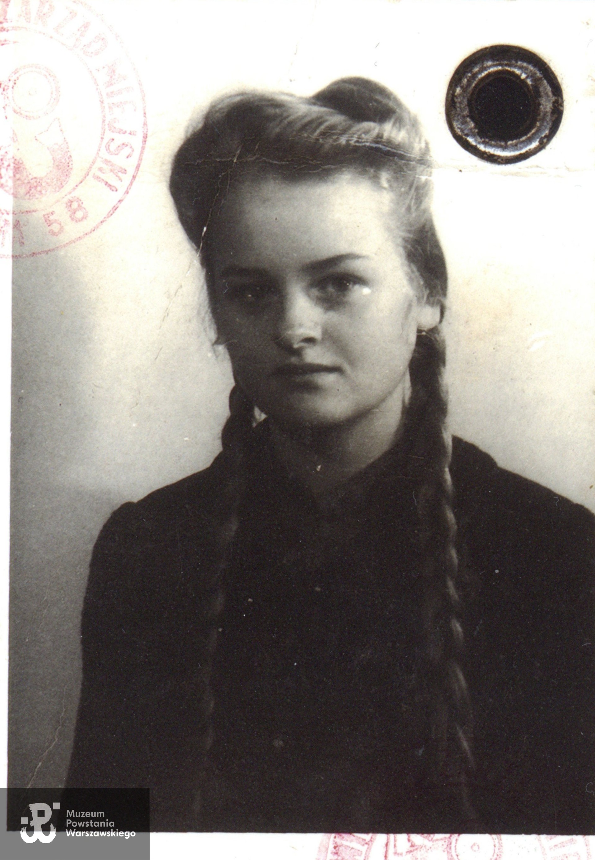 Krystyna Kondracka-Zawadzka. Fot. ze zbiorów Muzeum Powstania Warszawskiego, Teczki personalne uczestników Powstania Warszawskiego