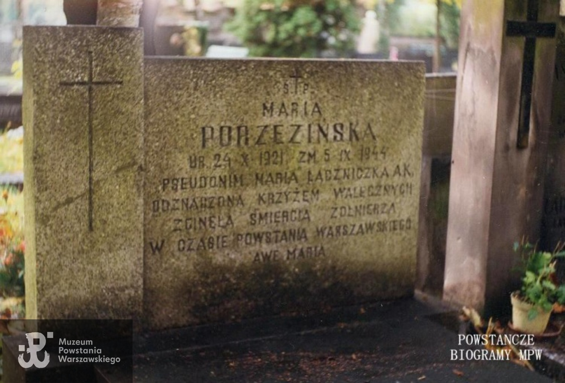 Mogiła Marii Porzezińskiej - Cmentarz Wojskowy na Powązkach, kw. A 22. Fot. z archiwum A. Dławichowskiego/ MPW