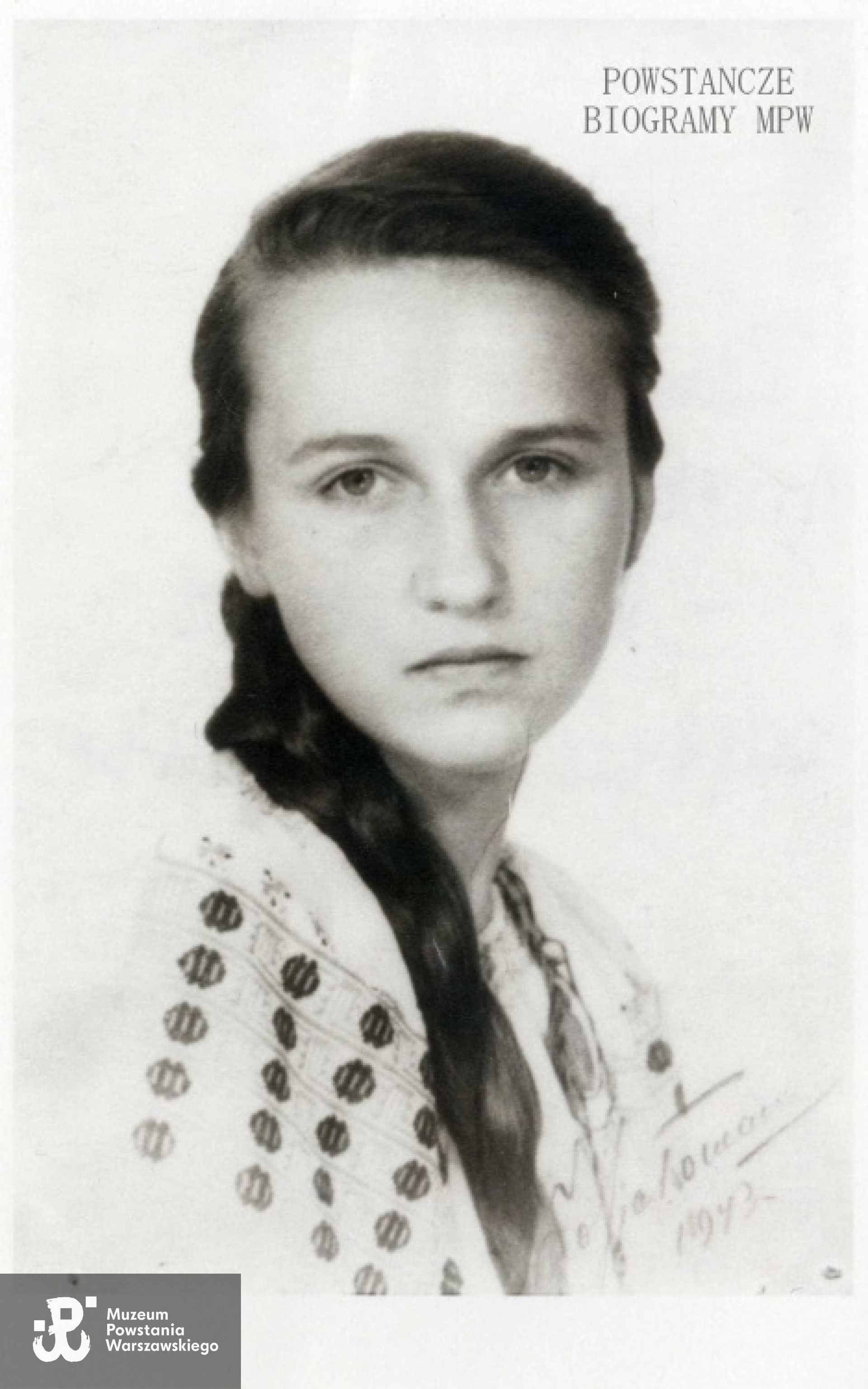 Teresa Mickiewicz, po mężu Kozakiewicz ps. "Tetka" - fotografia z lipca 1943 r. Z archiwum Teresy Mickiewicz - Kozakiewicz