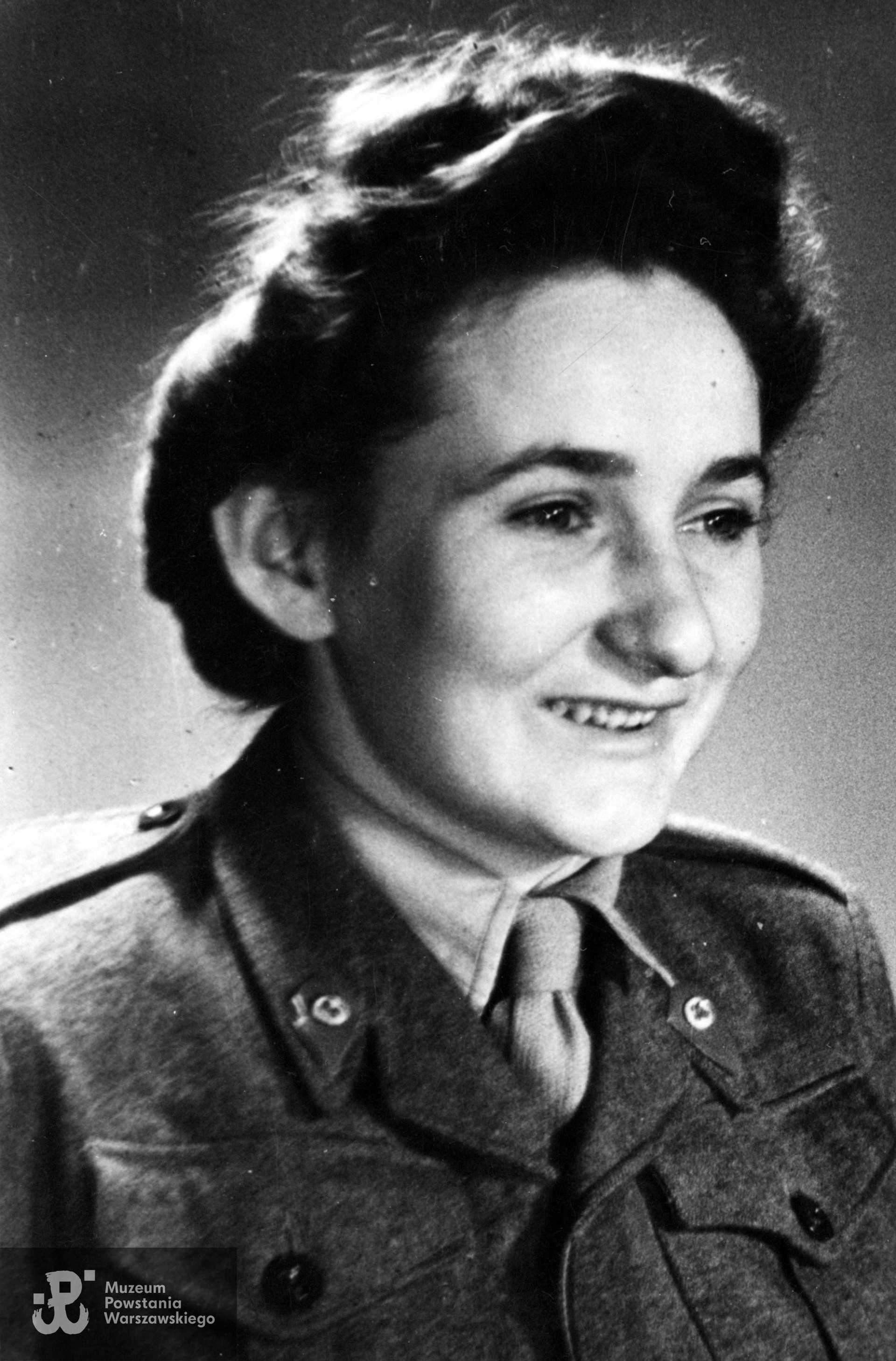 Amelia Draber, po mężu Korycka, po wyzwoleniu, w  mundurze typu Battle dress (British Battledress). Fot. z archiwum rodzinnego p. Amelii Koryckiej