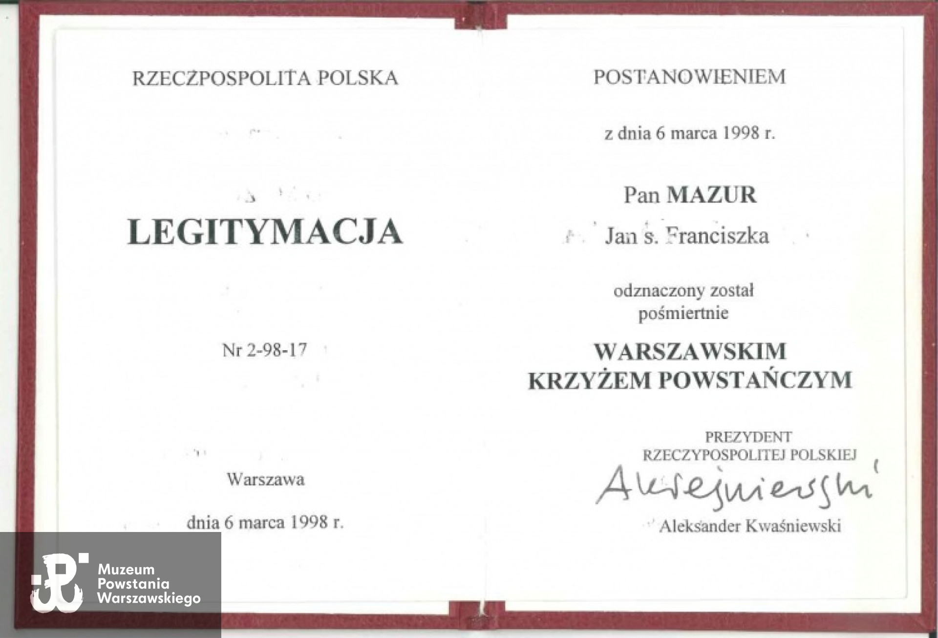 Legitymacja odznaczenia Jana Mazura Warszawskim Krzyżem Powstańczym. Dokument udostępniony przez p. Piotra Chróściela