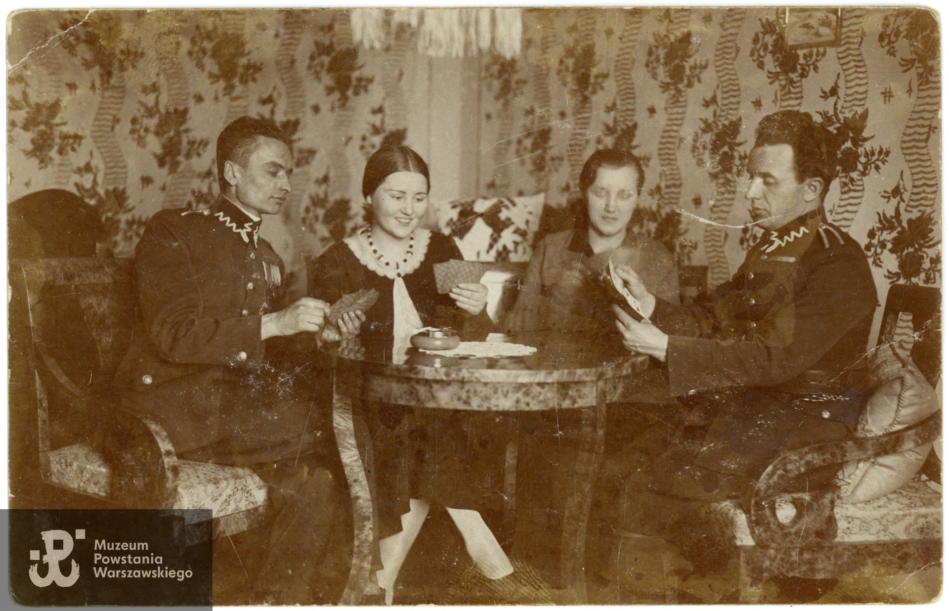 Dwudziestolecie międzywojenne. Stefan Czyżewski widoczny pierwszy z prawej strony. Fot. ze zbiorów rodzinnych, udostępniła p. Kinga Rusin, wnuczka Powstańca