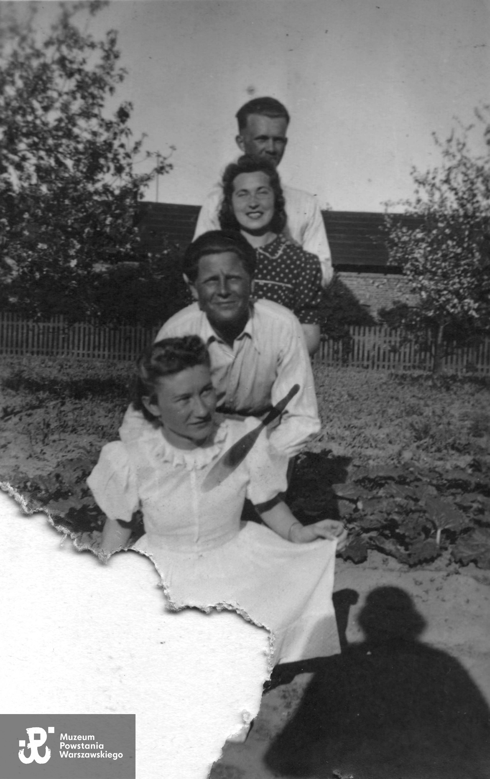 Wiesław Baranowski (trzeci od góry) ze znajomymi, przed 1939 r. Fot. ze zbiorów rodzinnych, skan udostępnił p. Sebastian Baranowski, wnuk Powstańca [6]