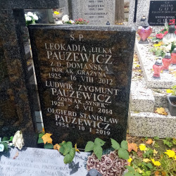 Cmentarz Bródnowski w Warszawie,  sektor 12M, rząd 5, grób 14. Fot. Muzeum Powstania Warszawskiego/Baza grobów