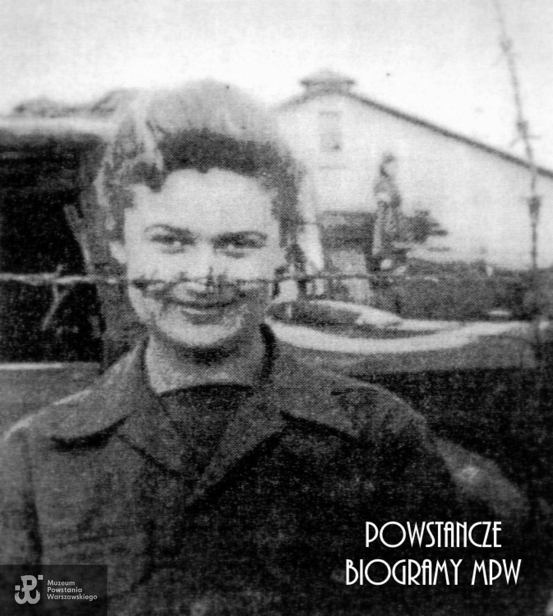 Felicja Kurnatowska za drutami obozu Oberlangen, kwiecień 1945 r. Zdjęcie autorstwa Mariana Walentynowicza ze zbiorów Klary Małowieckiej.