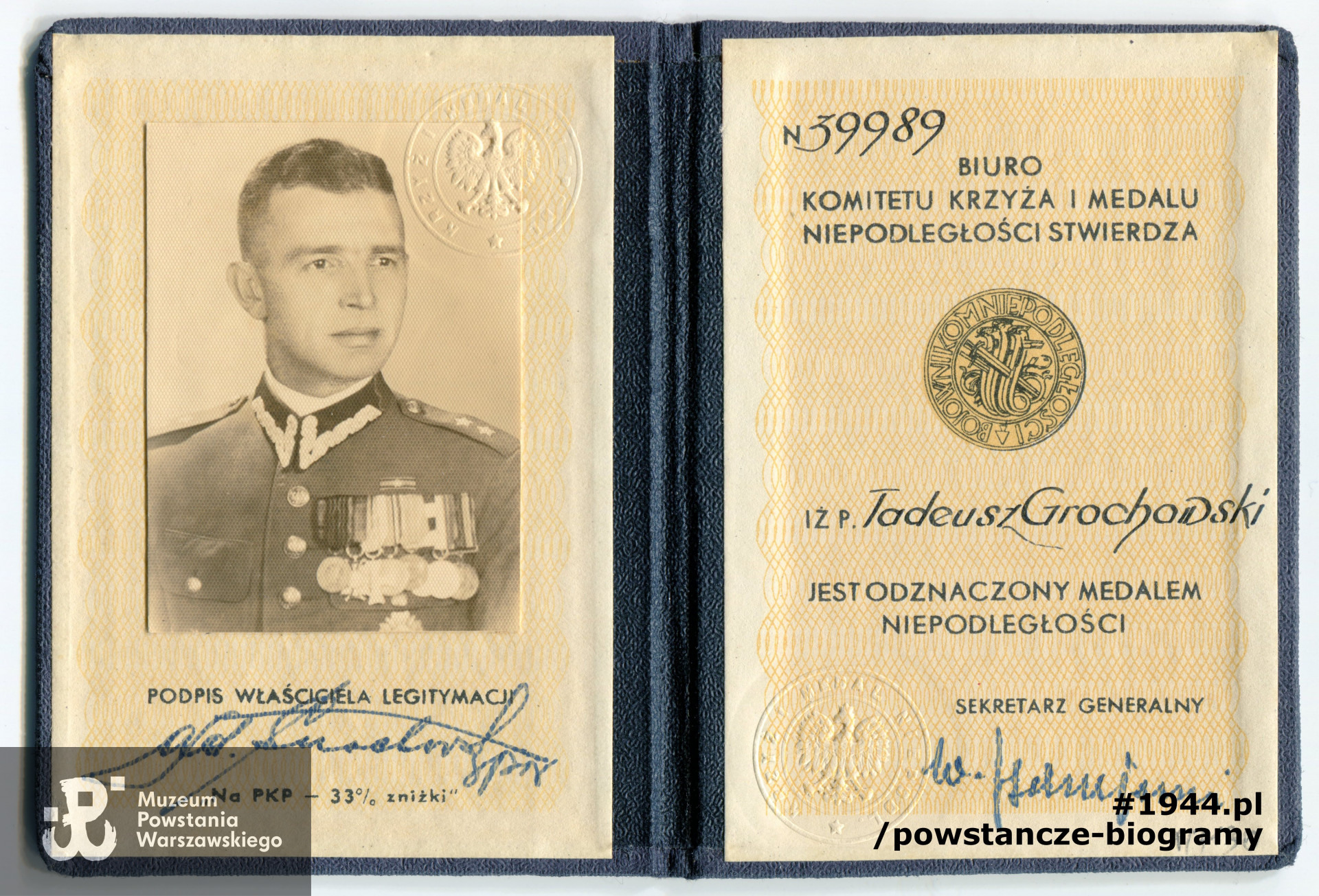 Legitymacja nr 39989 Medalu Niepodległości, dokument ze zdjęciem. Dokument ze zbiorów Muzeum Powstania Warszawskiego, sygn.  P/7130/10