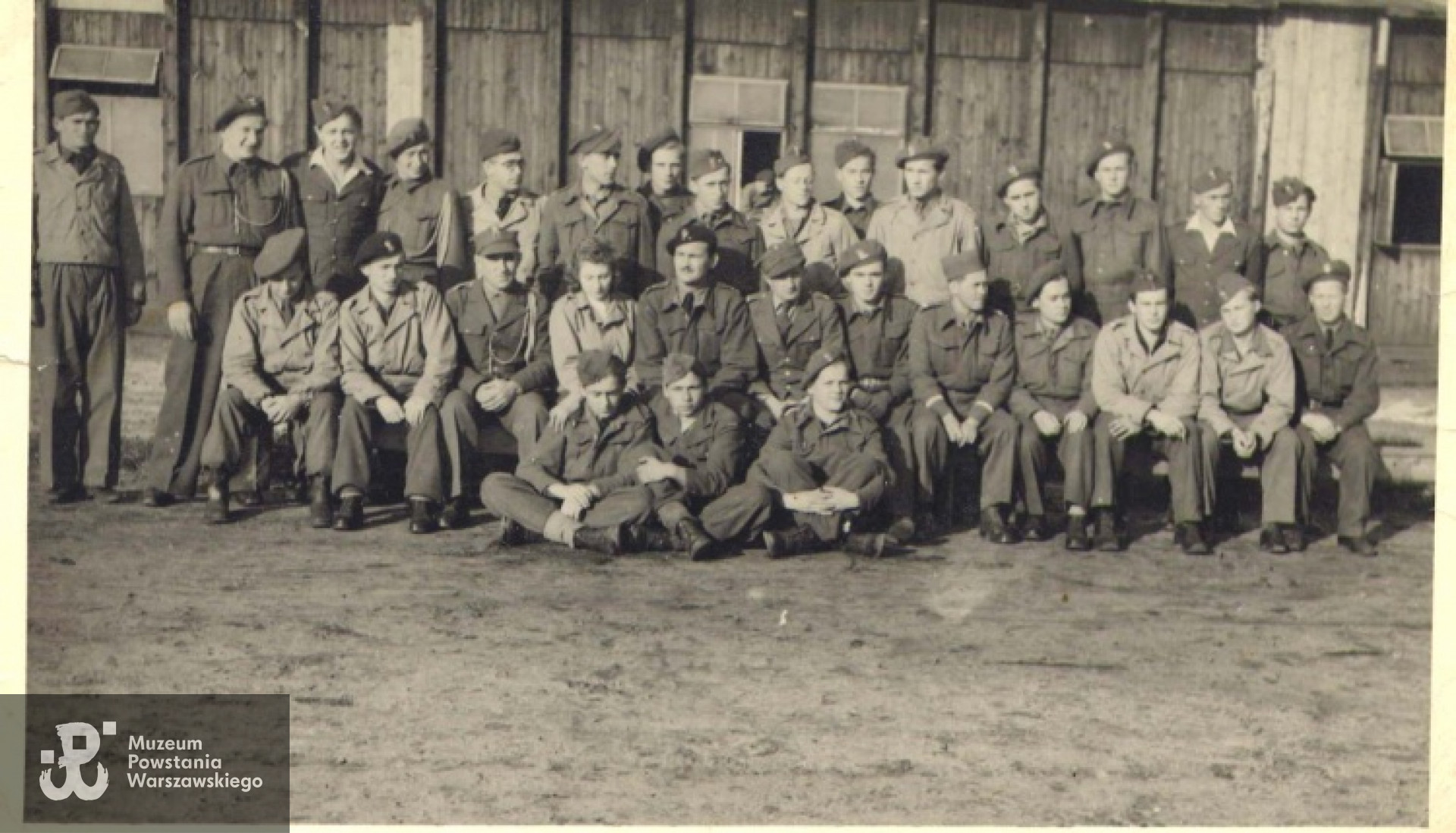 Obóz P.W.X Grunthof - listopad 1945 r. Fot. z  archiwum rodzinnego  Wojciecha Stasiakowskiego