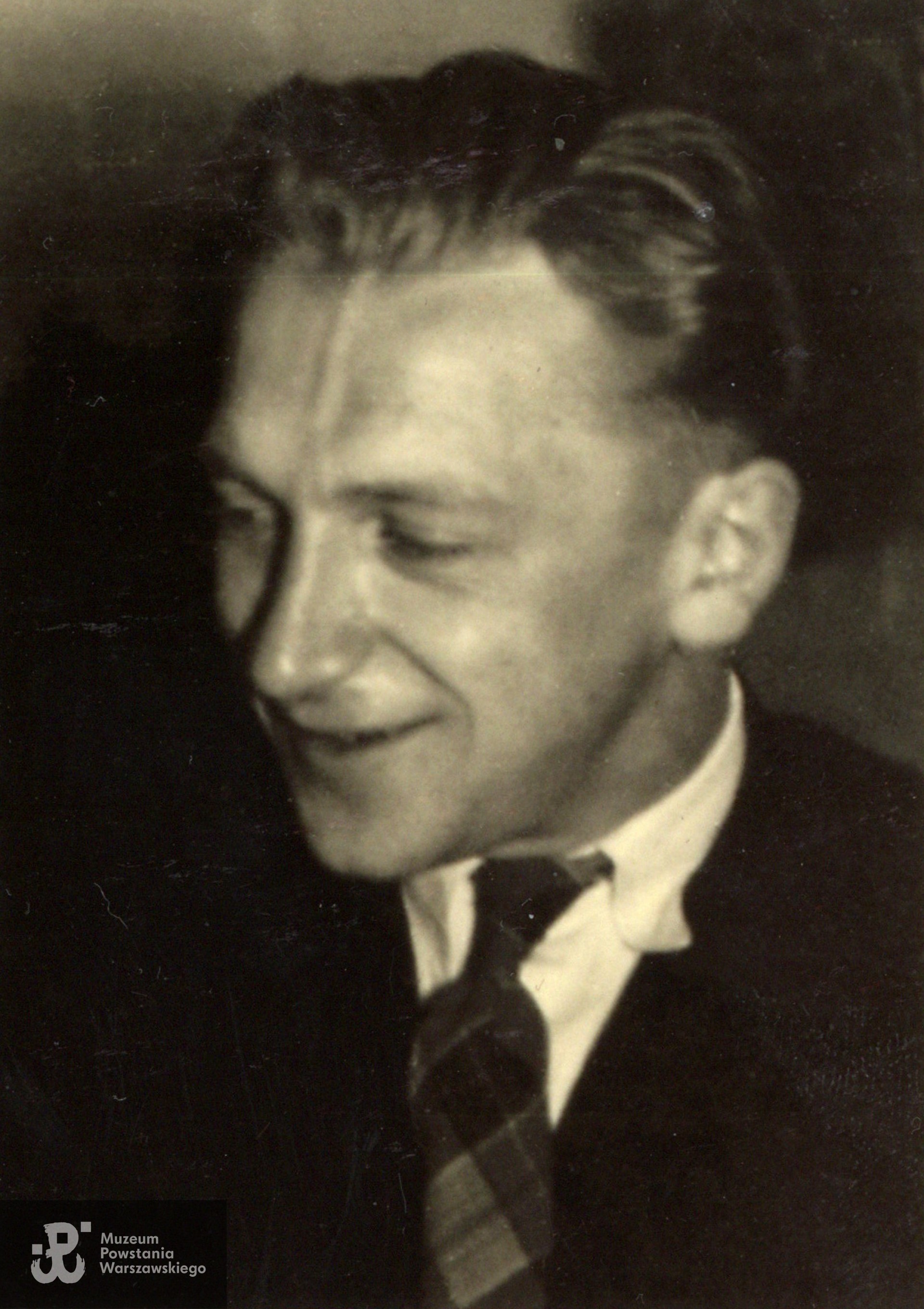 strz.  Zygmunt Sałkowski "Felczer" (1923-2014). Fot. ze zbiorów rodzinnych brata stryjecznego Powstańca, p. Jana Sałkowskiego  ps. Kuba. Skan wykonano w Muzeum Powstania Warszawskiego, 02/2025