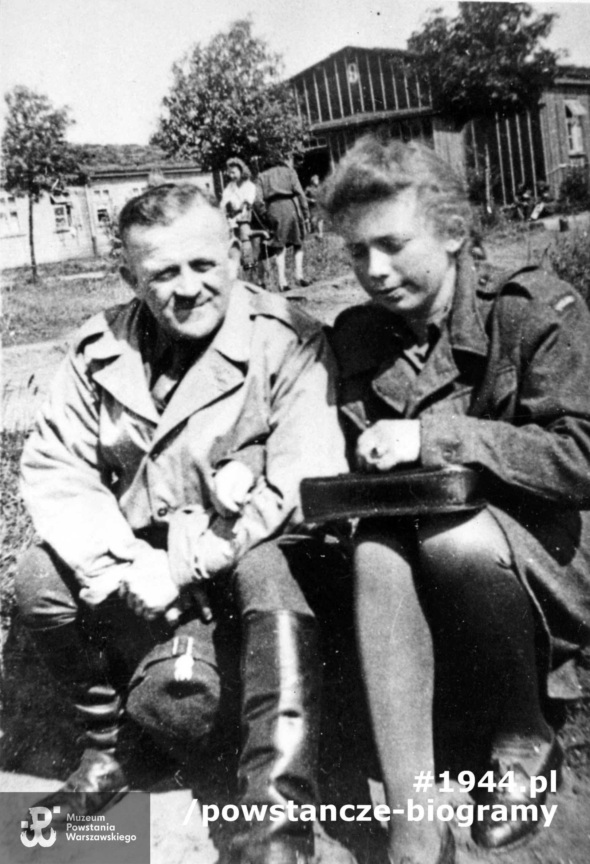 Ppłk Mieczysław Niedzielski "Żywiciel" w obozie jenieckim. Fot. ze zbiorów Muzeum Powstania Warszawskiego, sygn. MPW-IH/588