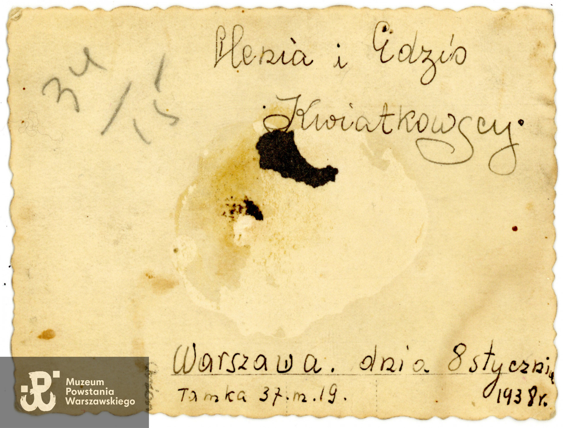 "Henia i Edzio Kwiatkowscy, 8 stycznia 1938 roku".  Rewers zdjęcia z opisem. Fot. ze zbiorów rodzinnych,  udostępniły  p. Dorota Zbiegniewska-Lech i p. Anna Zbiegniewska-Lis, siostrzenice Powstańca. Skany wykonano w Muzeum Powstania Warszawskiego w lutym 2024 r. 