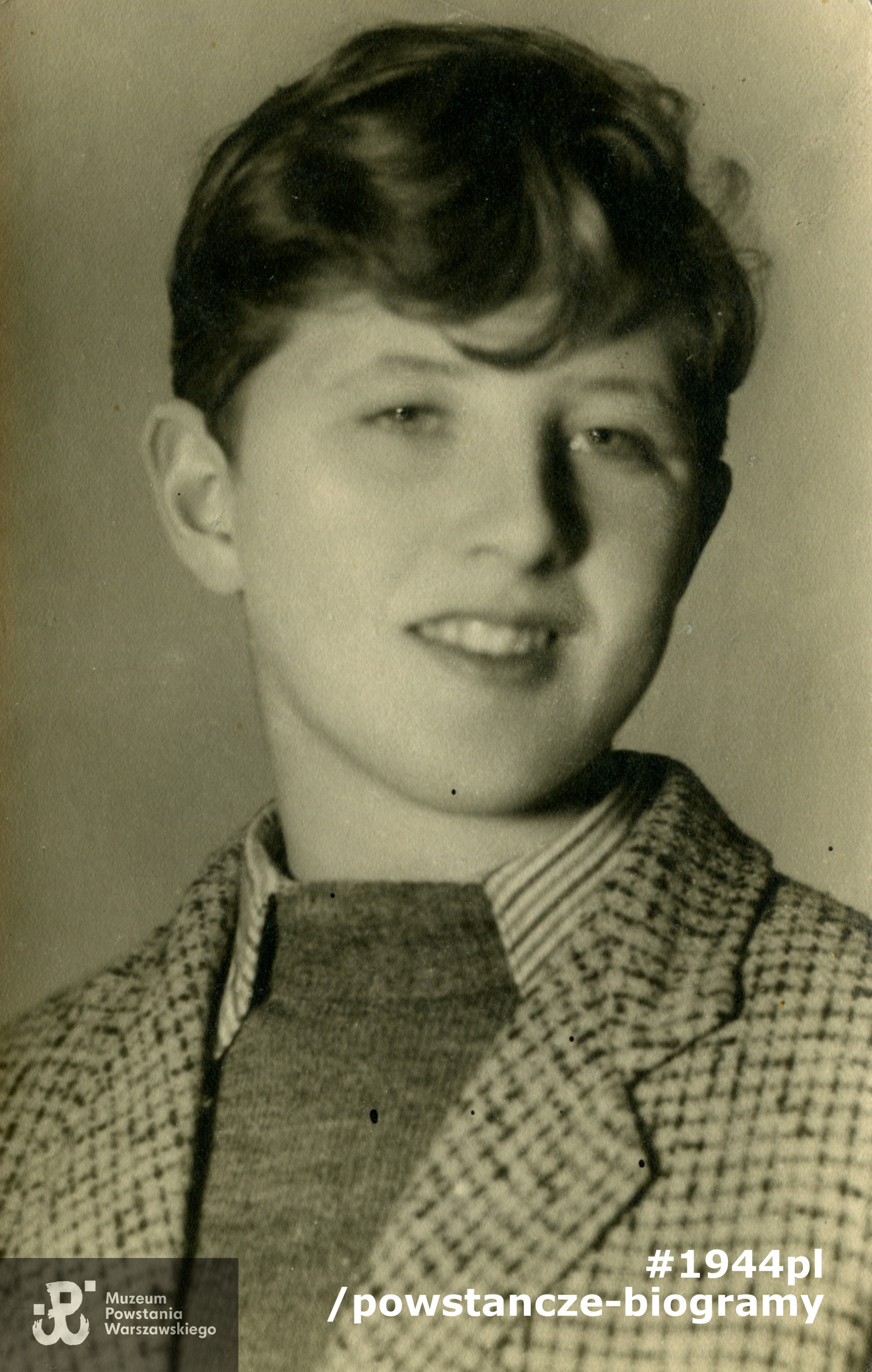 Irena Teresa Zofia Glass ps. "Kim" (1928-2011). Fot. ze spuścizny po  Pani Irenie Glass,  udostępniła  p. Monika Pakuła. Skany wykonano w Muzeum Powstania Warszawskiego w październiku 2021 r.