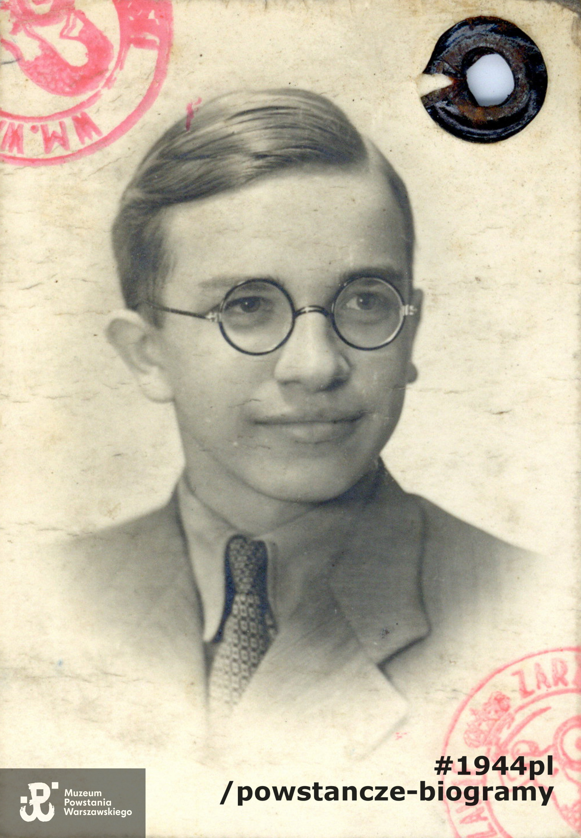 Stanisław Dobrowolski "Staszek". Fotografia pochodząca z dokumentów z okresu okupacji niemieckiej. Ze zbiorów Muzeum Powstania Warszawskiego.