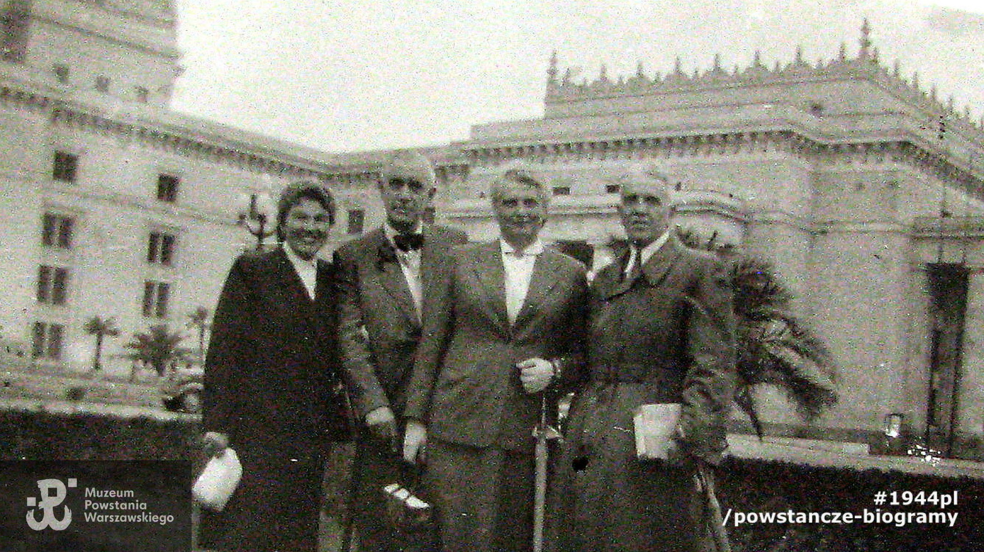 Warszawa, 1952 rok. Widoczni na zdjęciu: Adela i Lesław Dąbrowscy, Stanisław Kuhn, Emilia Rajewska. Fot. udostępniła p. Ewa Kuhn-Dyczkowska