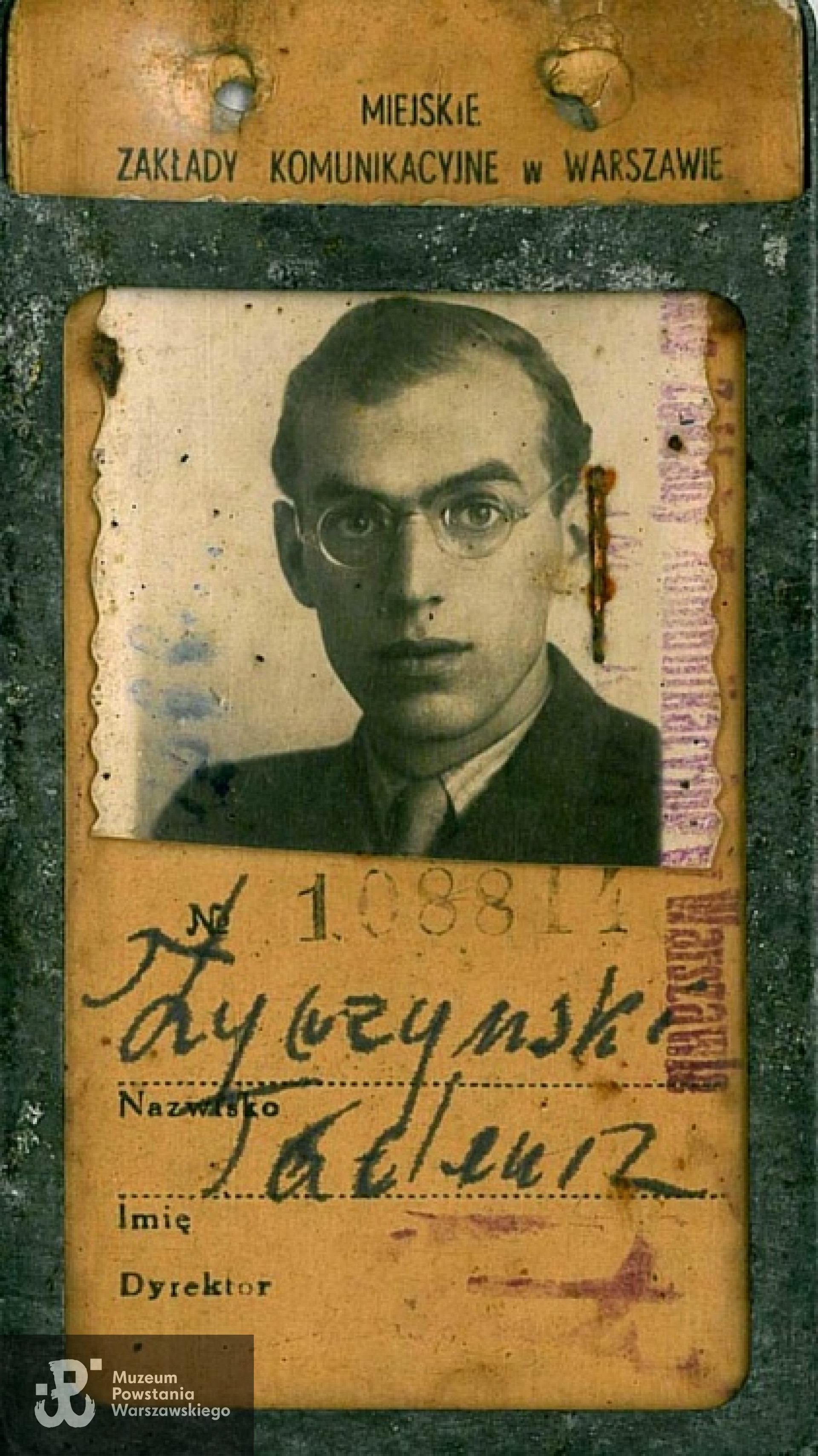 Zdjęcie z biletu miesięcznego MZK - Warszawa. Ważność biletu: maj 1943 r. Zdjęcie z rodzinnego archiwum córki Małgorzaty.