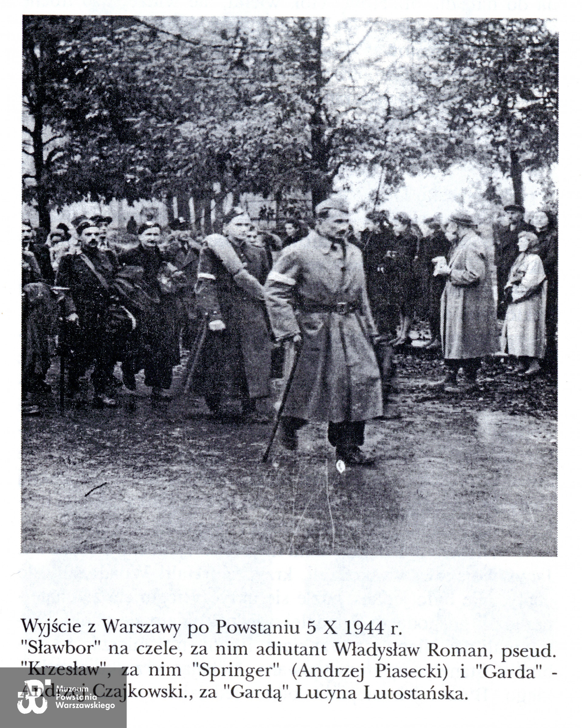 L. Lutostańska ”Relacje łączniczki AK 1937-1945". Ujęcie tożsame: zbiory Muzeum Powstania Warszawskiego, sygn.  MPW-IH/513
