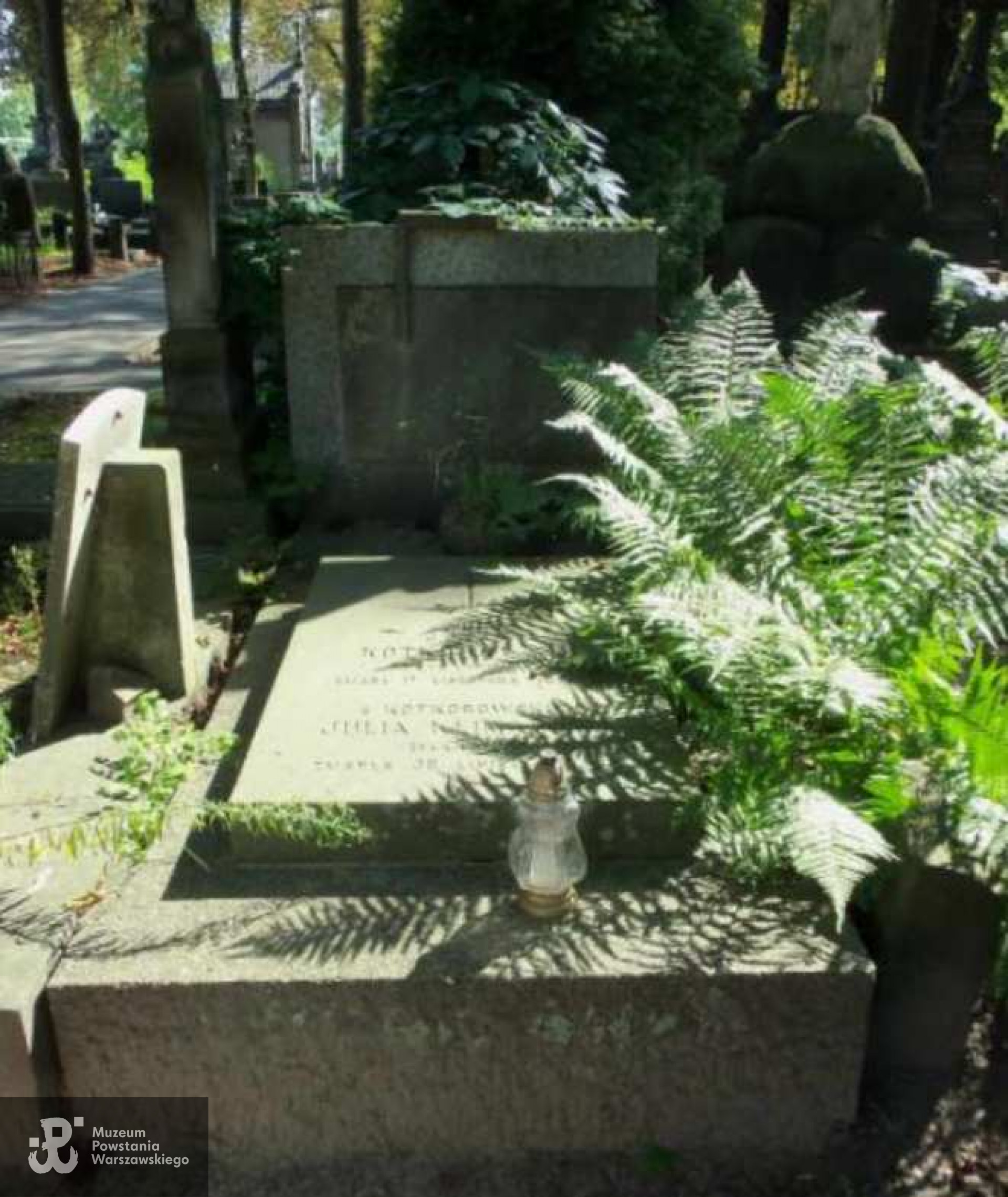 Fot. Warszawskie Zabytkowe Pomniki Nagrobne, www.cmentarze.um.warszawa.pl