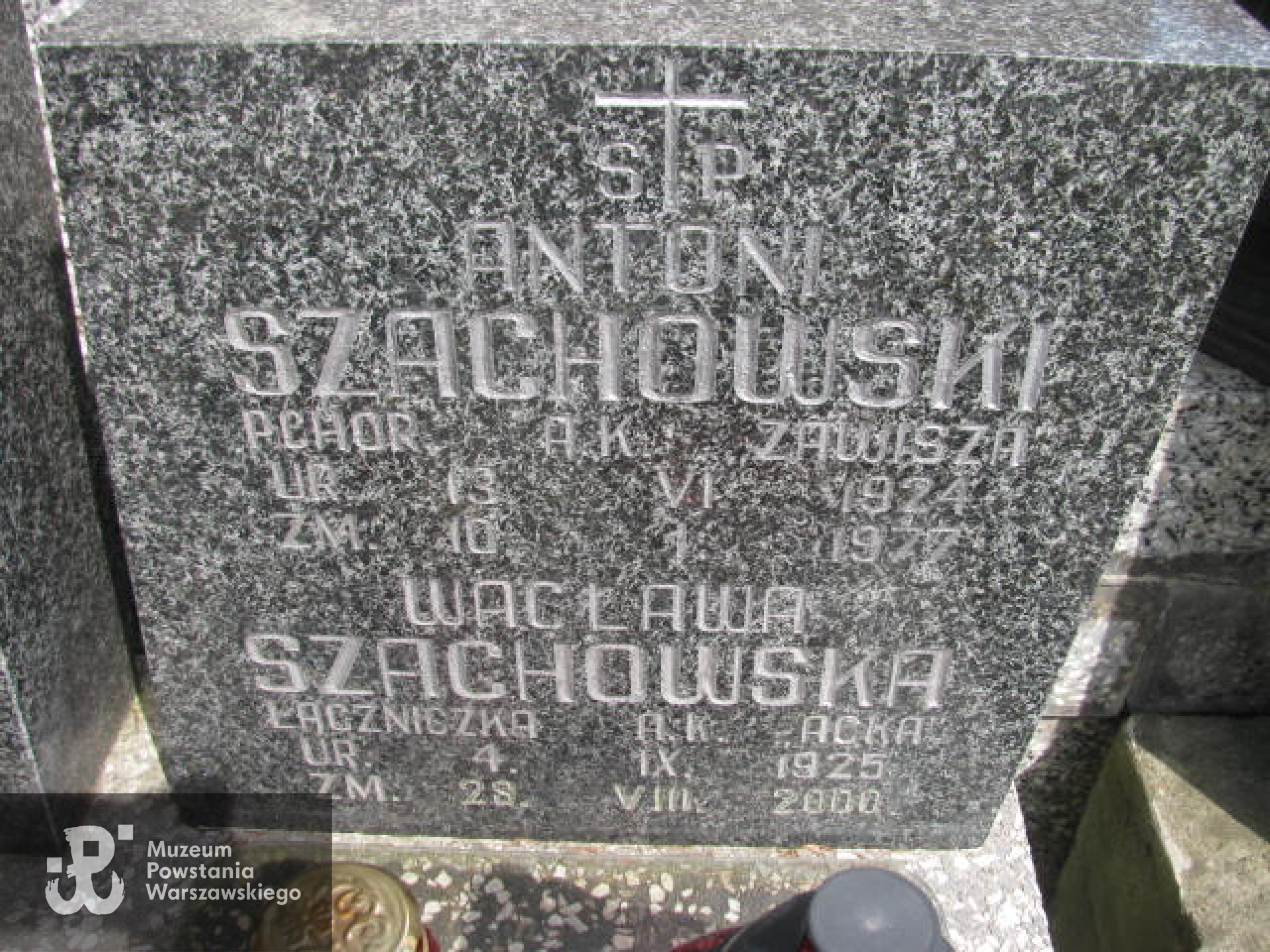 Grób Wacławy i Antoniego Szachowskich na Cmentarzu Czerniakowskim w Warszawie, źr. Grobonet