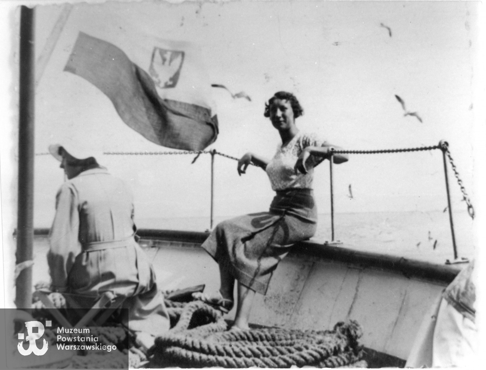 Sanitariuszka Halina Śliwińska  „121”, „Kozak„, ”Kozaczek" (1914-1944). Fot. ze zbiorów rodzinnych udostępnił p. Piotr Komorowski, wnuk Krystyny Śliwińskiej, rodzonej siostry Haliny. Ujęcie tożsame w zbiorach Muzeum Powstania Warszawskiego - materiały Ewy Orlikowskiej - Krasnowolskiej, sygn. P/8681/16