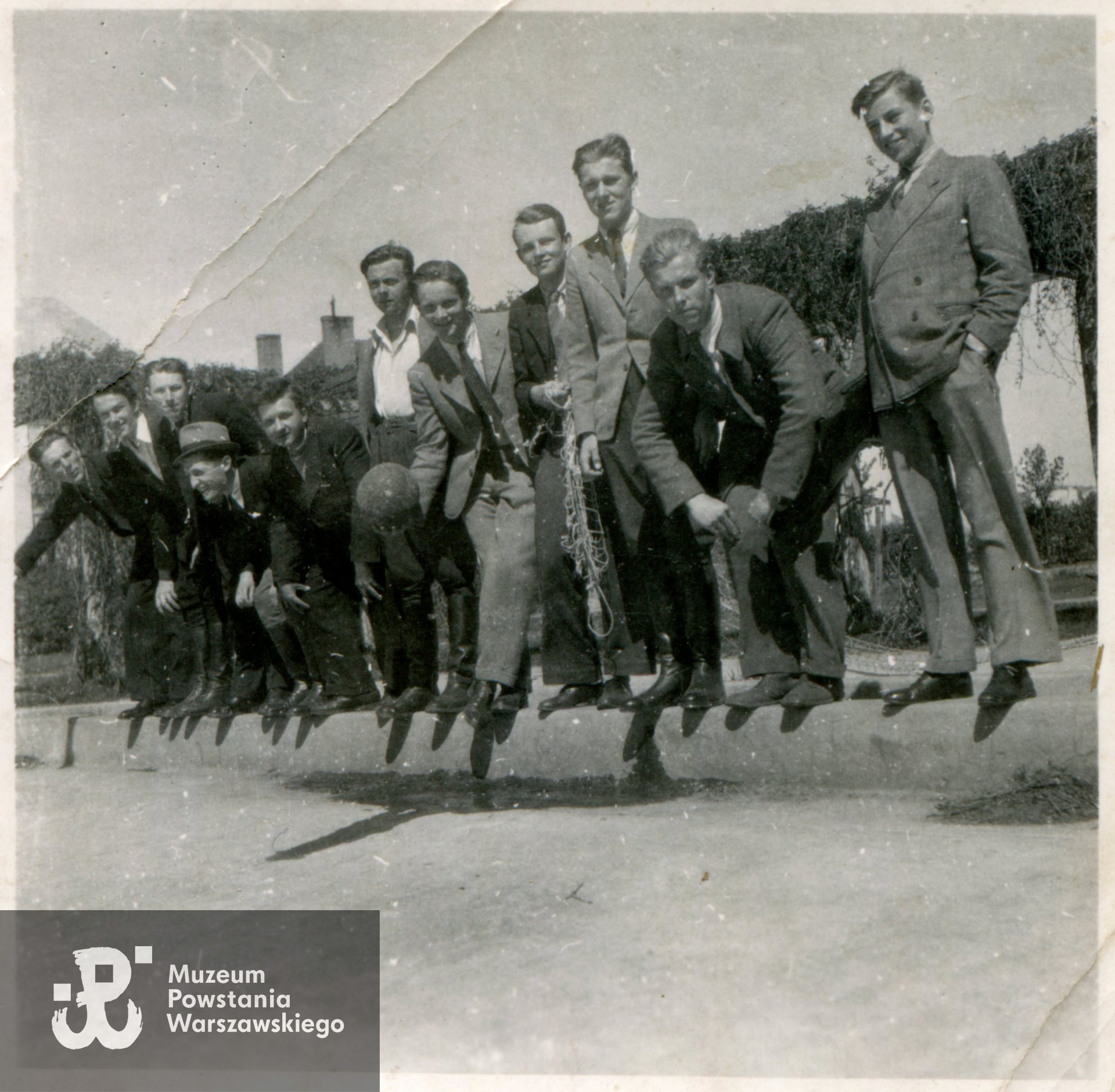 Tajna podchorążówka. Majątek Dańków, powiat Grójec. Fot.  ze zbiorów rodzinnych p.  Anny Przedpełskiej-Trzeciakowskiej, skany wykonano  w Pokoju  Kombatanta MPW (2015 r.) 