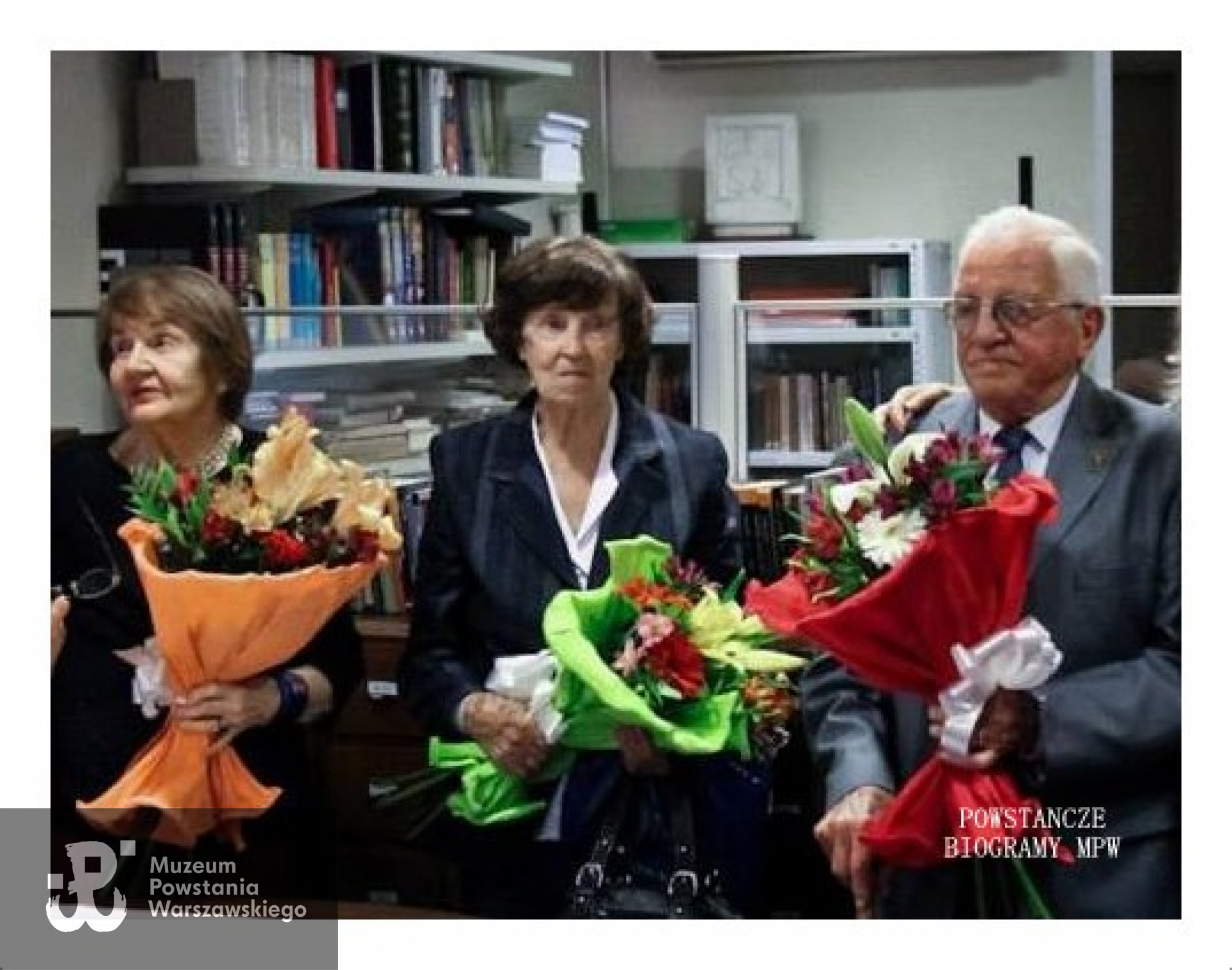 Powstańcy Warszawscy mieszkający obecnie w  Argentynie: p. Hanna Baranowska Fuglewicz, p.Hanna Chodowiec Chełmicka i p. Lech Feliks na zebraniu 70 lecia PW w Bibliotece Domeyko -  Dom Polski w Buenos Aires,  Argentyna. Fot. nadesłane przez p. Marię Ciupalską.