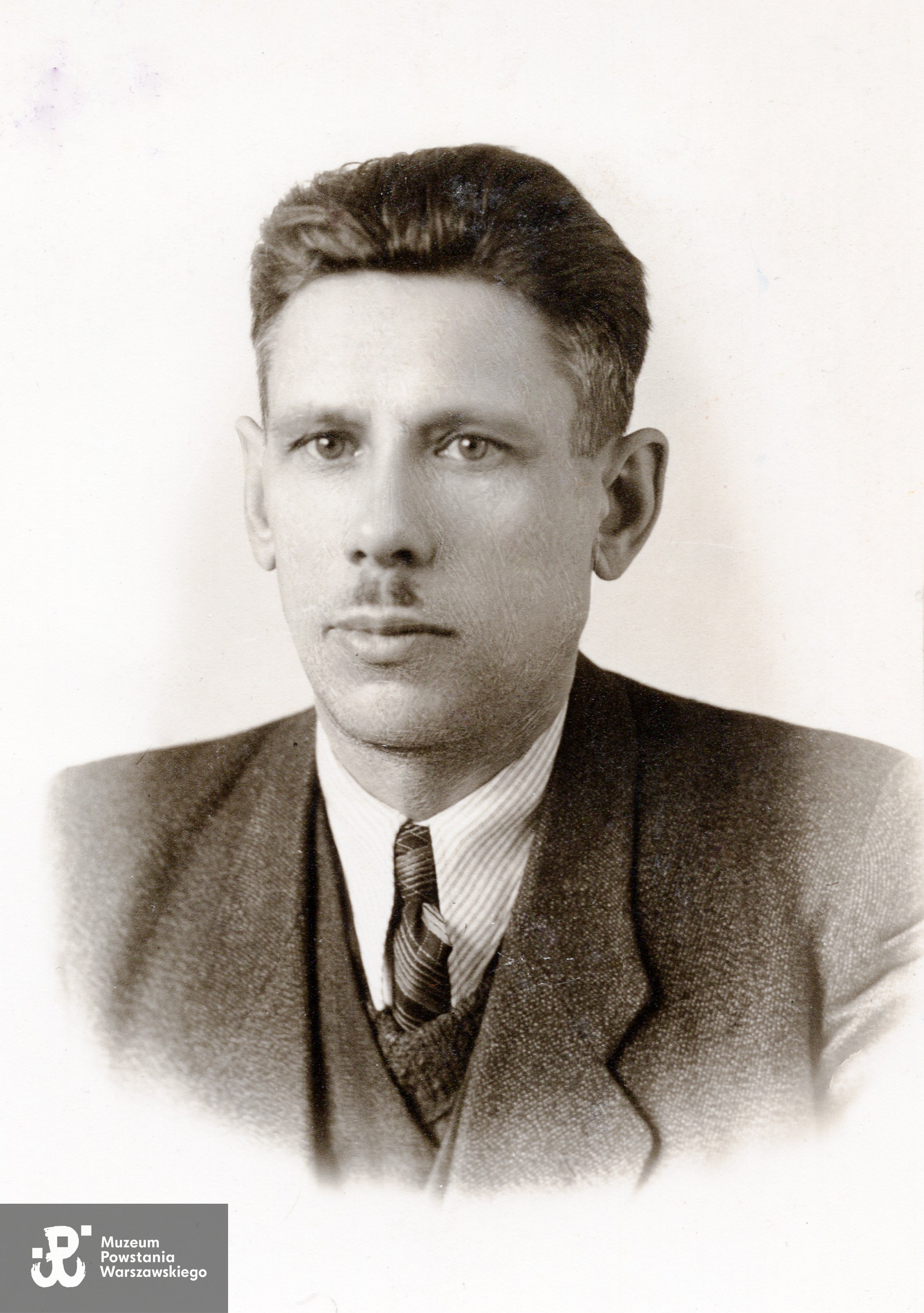 Czesław Olechniewicz, fot. ze zbiorów rodzinnych. Skan wykonano w Muzeum Powstania Warszawskiego - Dział Kombatanta.