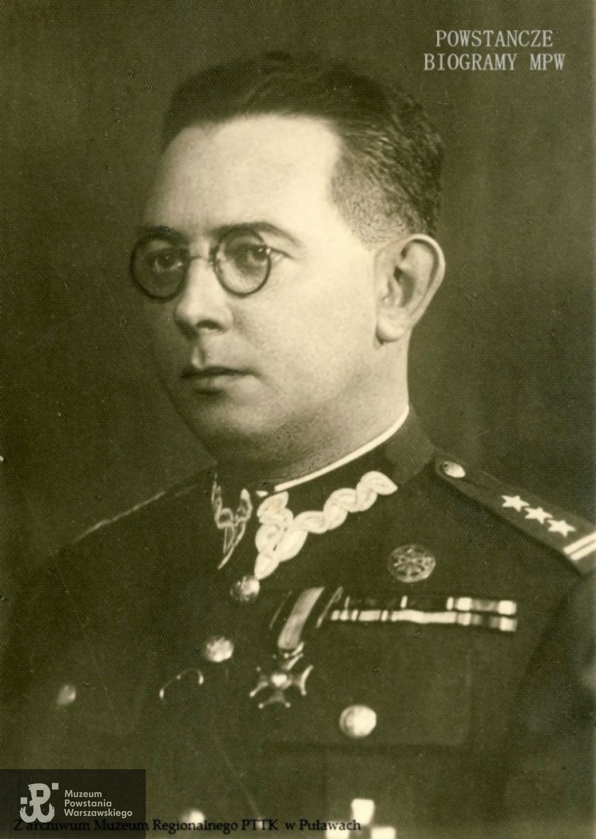 Gen. Tadeusz Kossakowski. Fotografia z archiwum Muzeum Regionalnego PTTK w Puławach za pośrednictwem i dzięki uprzejmości p. Zbigniewa Kiełba