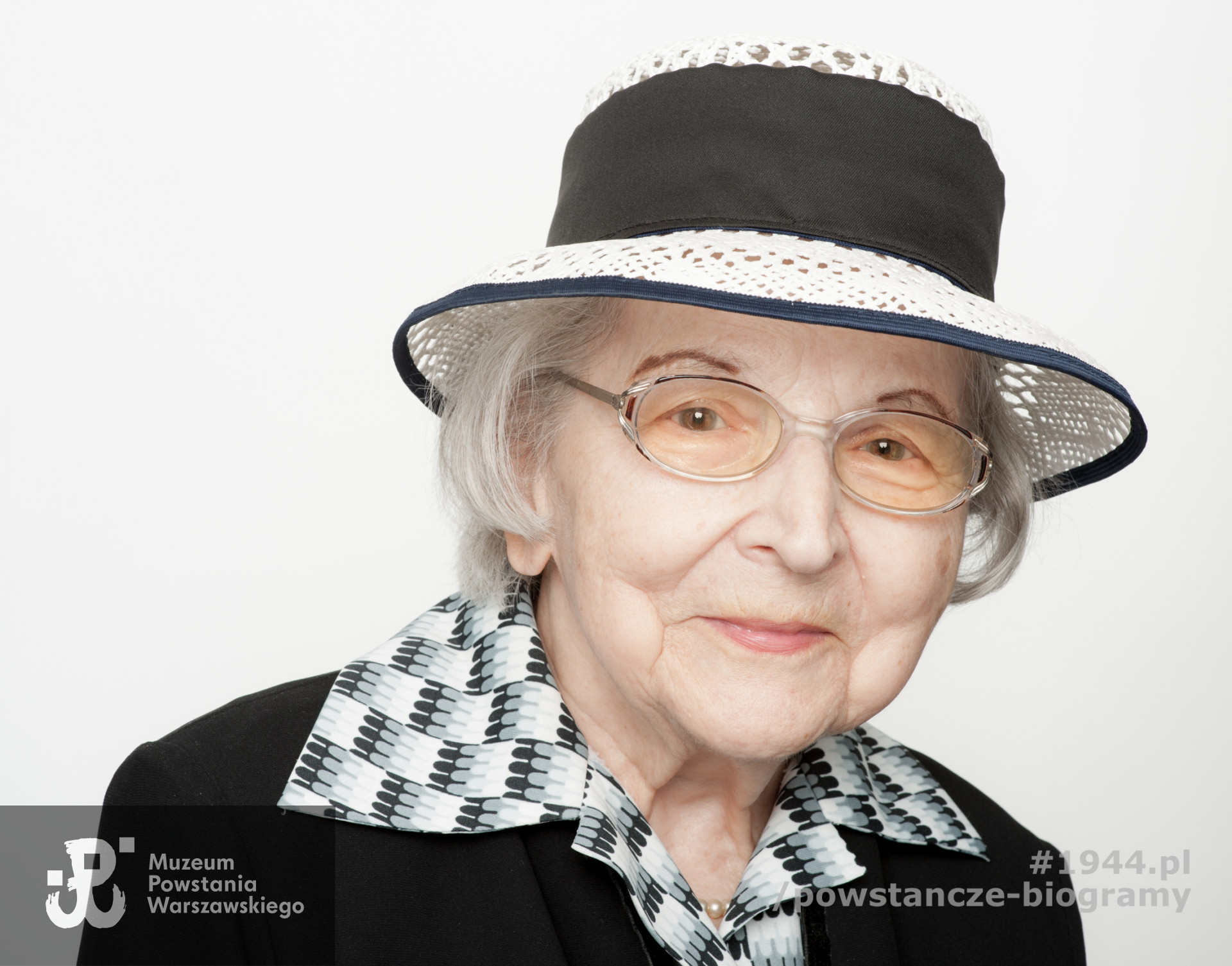 Krystyna Piech, po mężu Sempka ps. "Giewont". Zdjęcie z serii portretów Powstańców Warszawskich w ramach projektu "1944/70/2014" realizowanego przez grupę WWPHOTO dla uczczenia 70. rocznicy wybuchu Powstania Warszawskiego. Muzeum Powstania Warszawskiego, 22.07-04.08 2013.