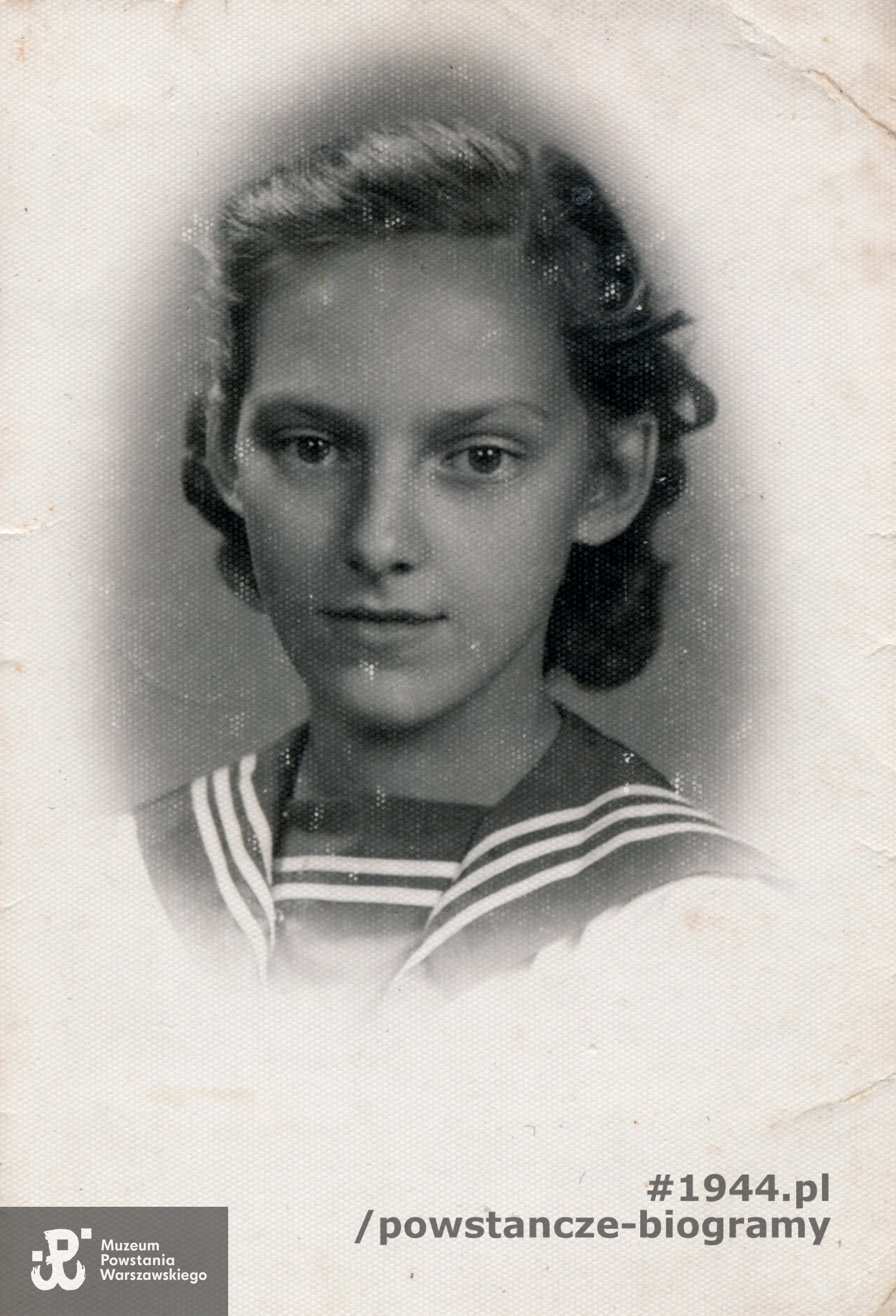 Małgorzata Maria O'Brien de Lacy - Korsak "Rita" (1929-2017). Fotografia portretowa wykonana w roku 1943. Ze zbiorów Muzeum Powstania Warszawskiego, sygn.  P/3946 