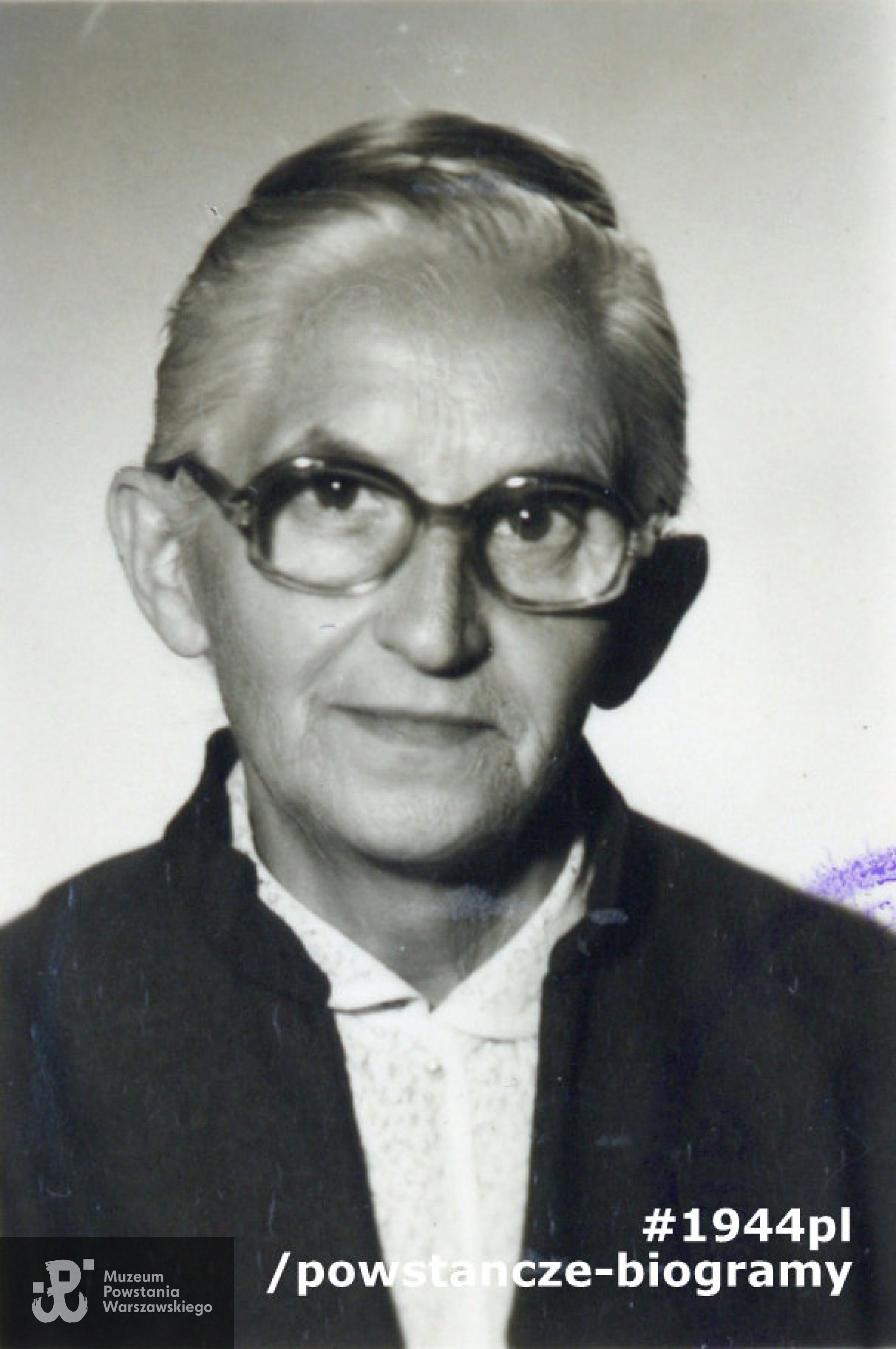 Powojenna fotografia legitymacyjna p. Marii. Ze zbiorów rodzinnych