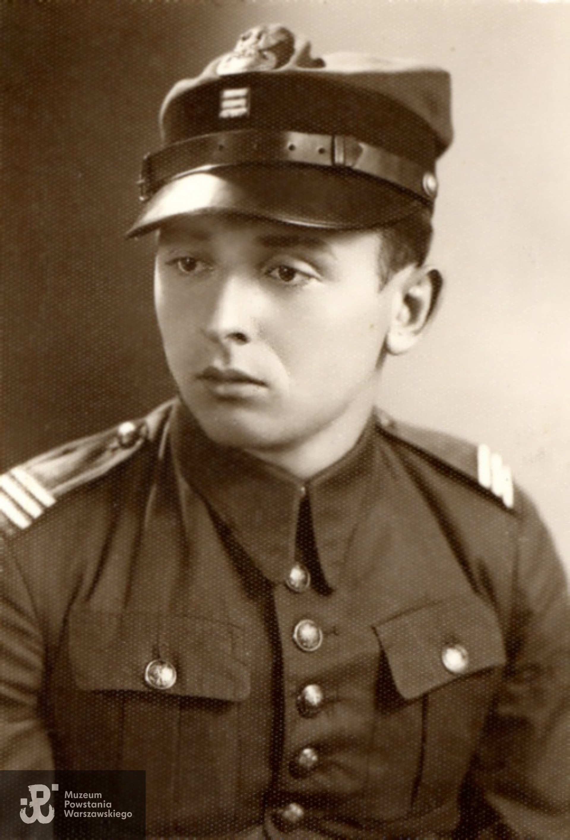 Jerzy Ostrowski w mundurze w czasie Służby Wojskowej, zdjęcie przedwojenne z archiwum rodzinnego