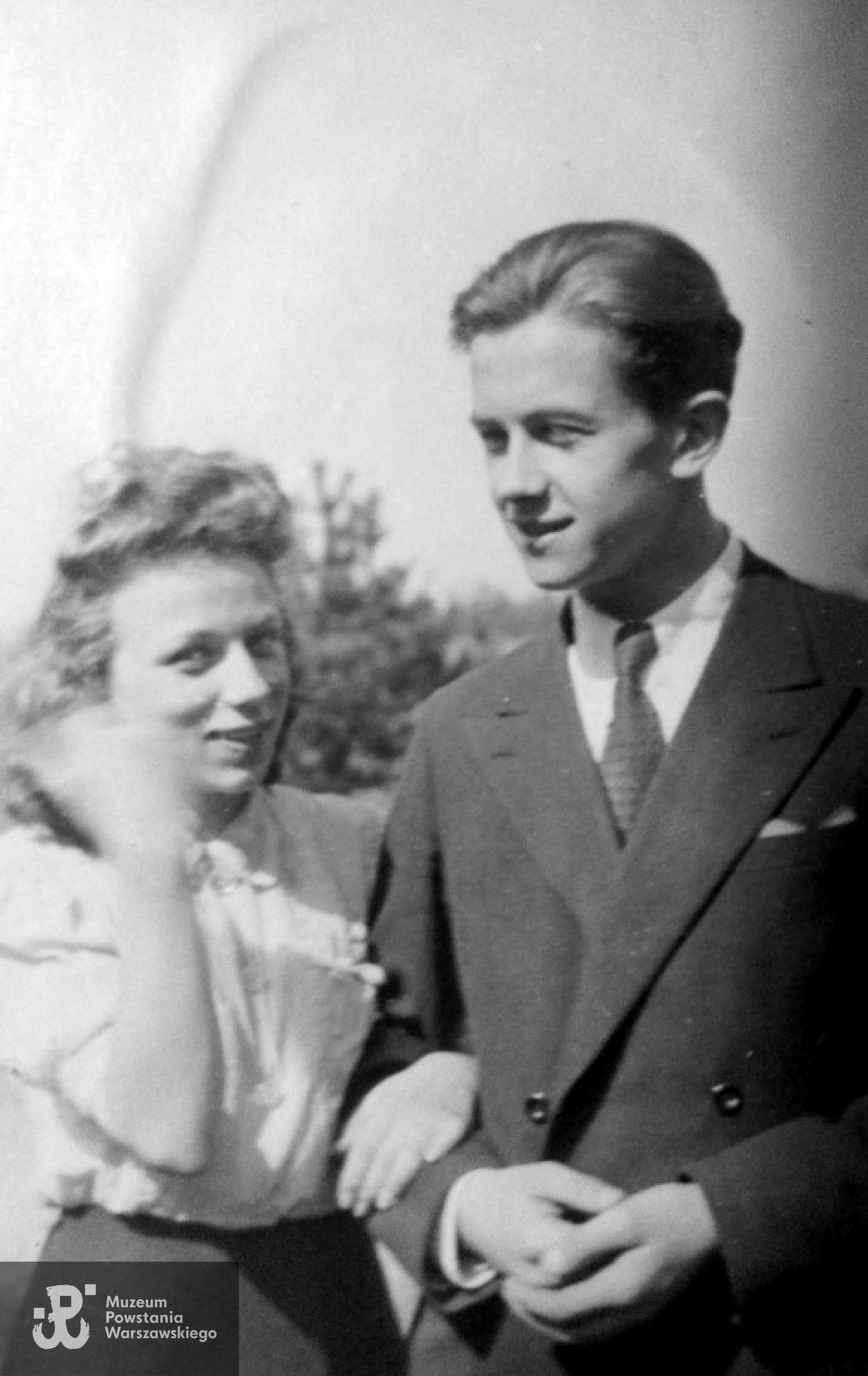 Na zdjęciu z Haliną Bartos. Fotografia wykonana w lipcu 1944 roku. Fot. Monika Fila - archiwum rodzinne.