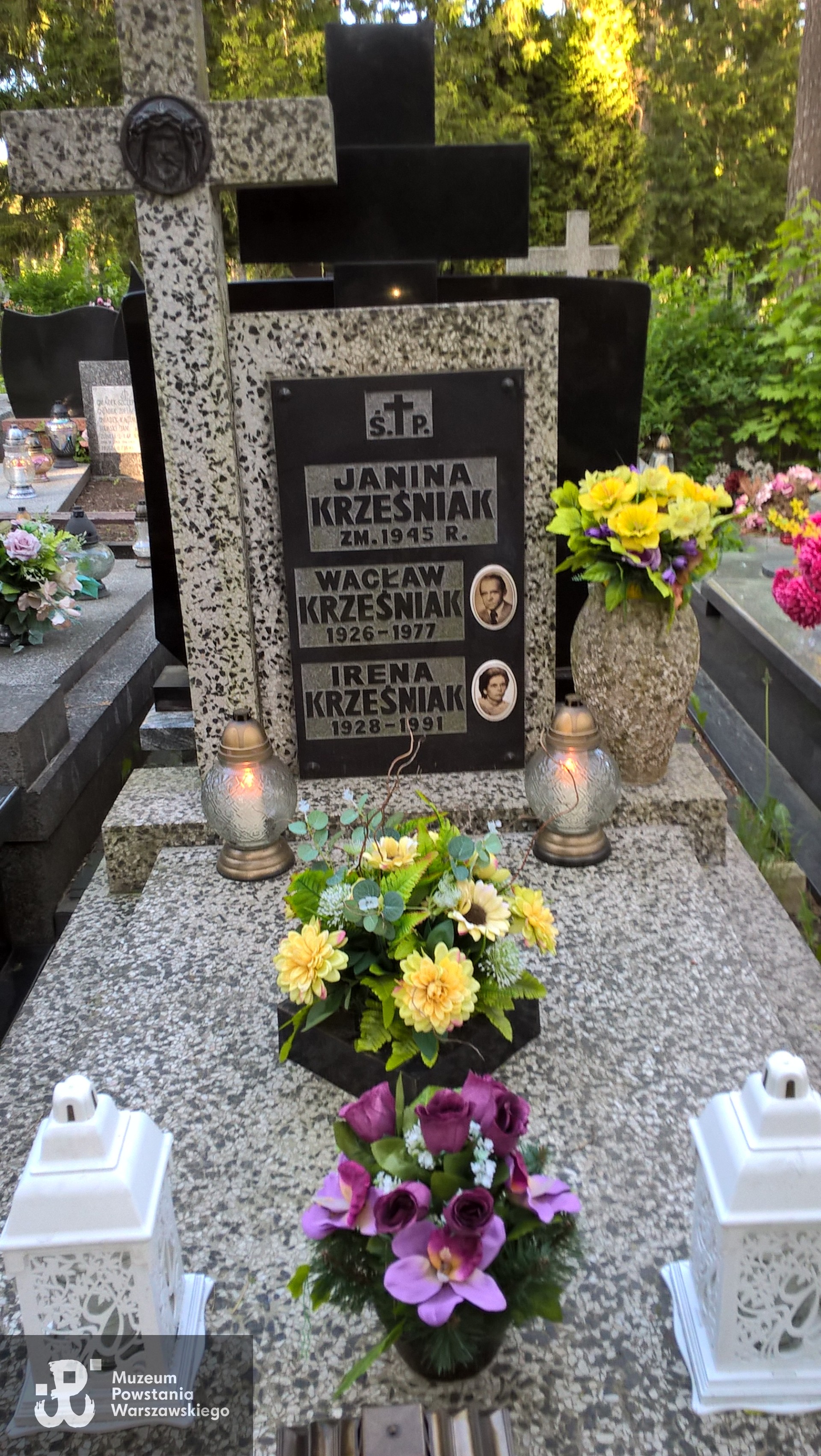 Cmentarz  w Otwocku, sektor VIII, rząd 4, nr grobu 125. Fot. udostępnił p. Jan Zdrojek