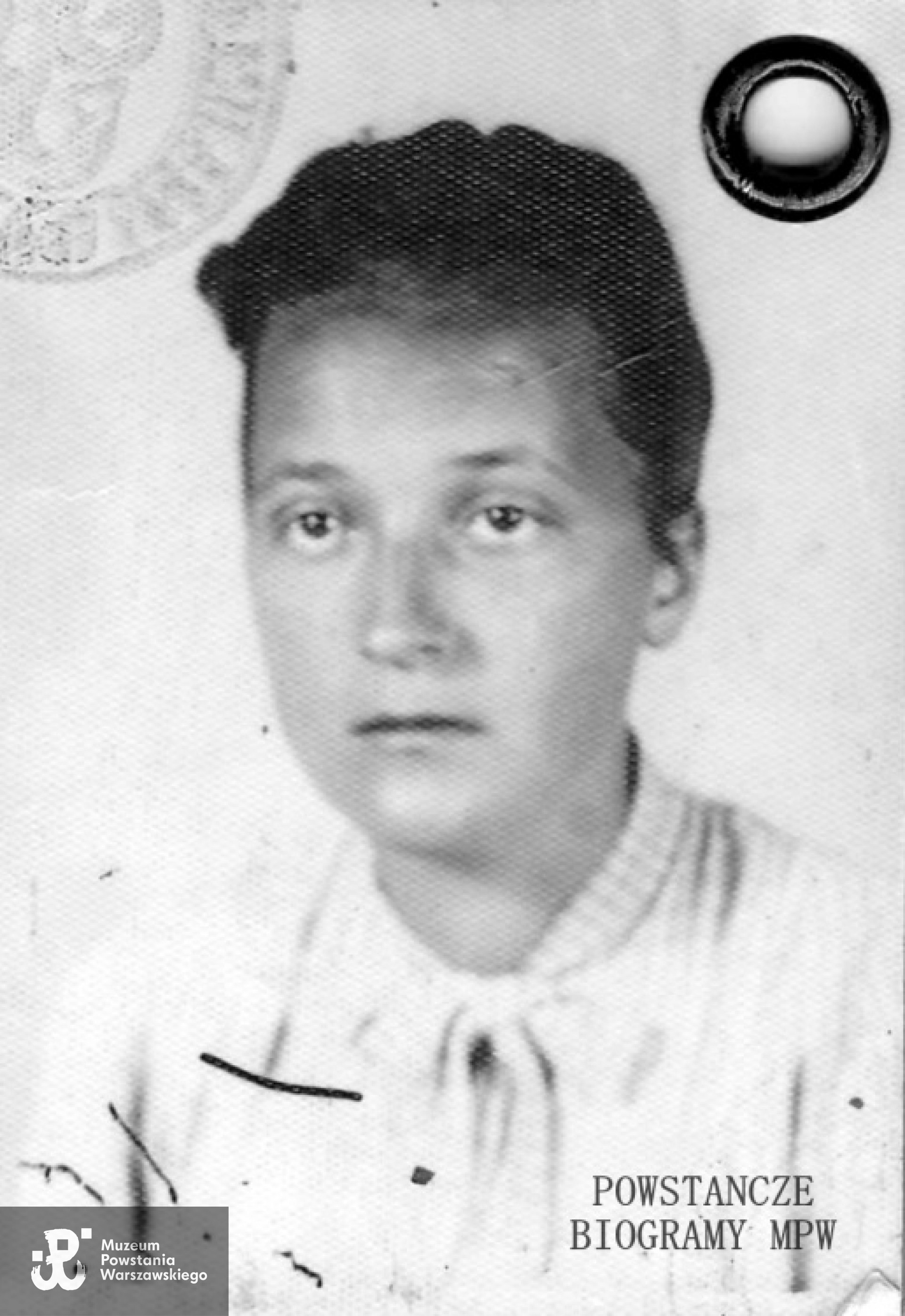 Irena Zagrodzka-Grzeszak - zdjęcie z dokumentów z okresu okupacji niemieckiej.  Fot. z archiwum rodzinnego p. Adama Grzeszaka