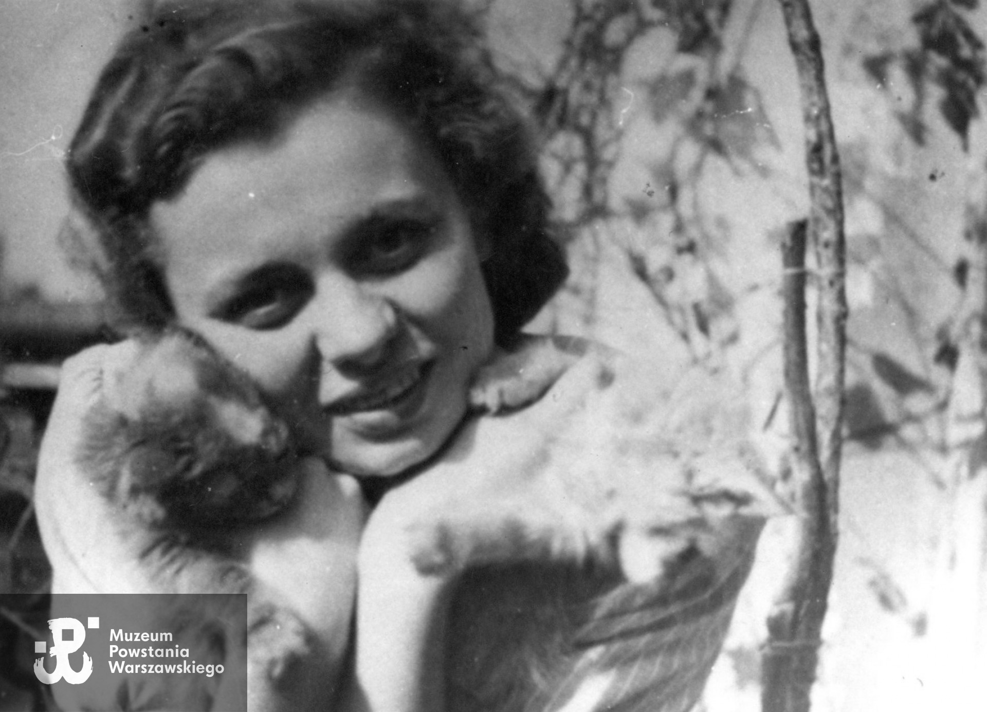 Maria Magdalena Garszyńska, po mężu Jarosz „Marianna”. Fot. ze zbiorów Andrzeja Dławichowskiego, skan wykonano w Muzeum Powstania Waszawskiego, 2020 r. 