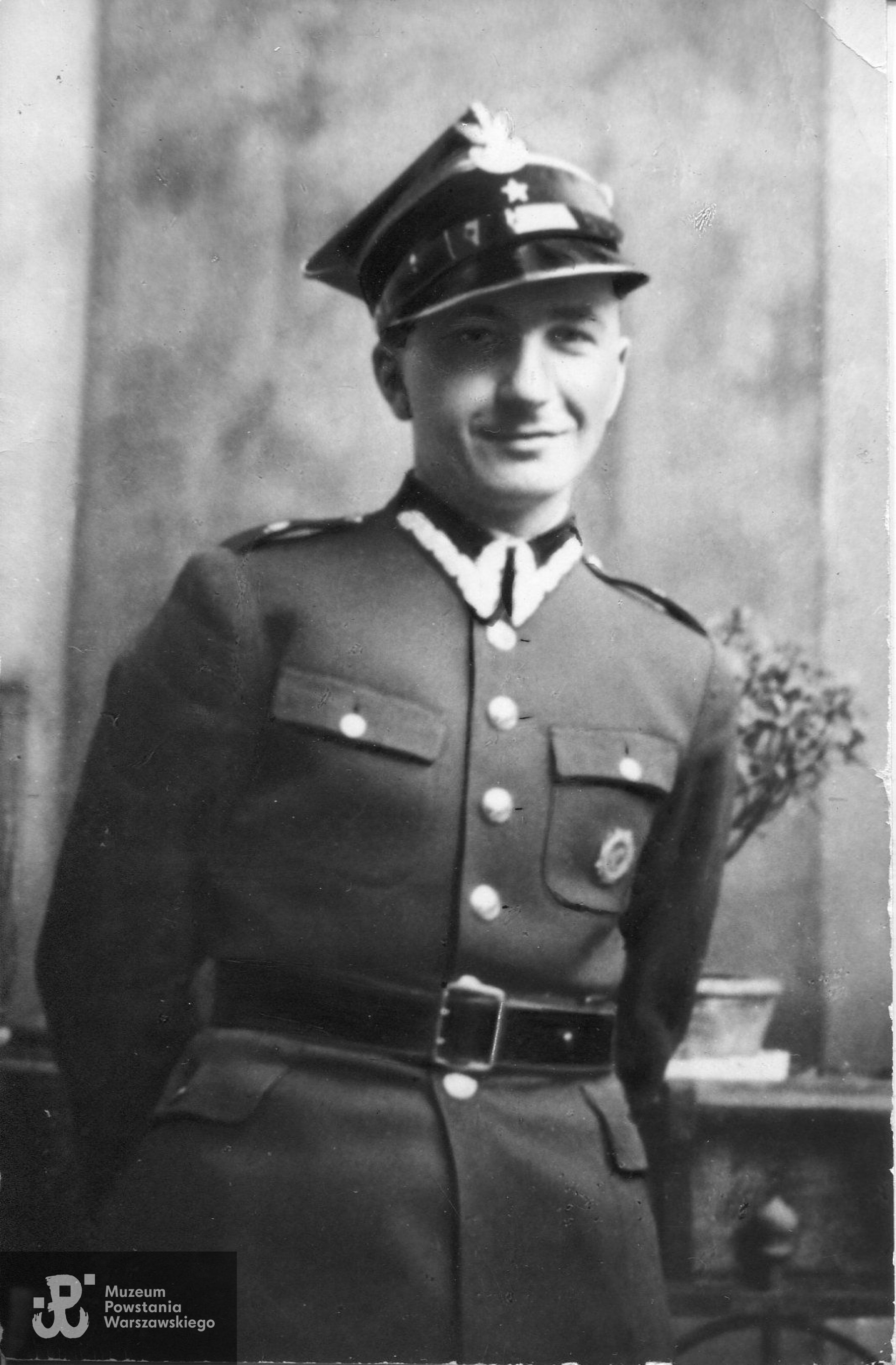 Lata 30- te.  Stanisław Jankowski jako podporucznik rezerwy artylerii. Fot. archiwum rodzinne