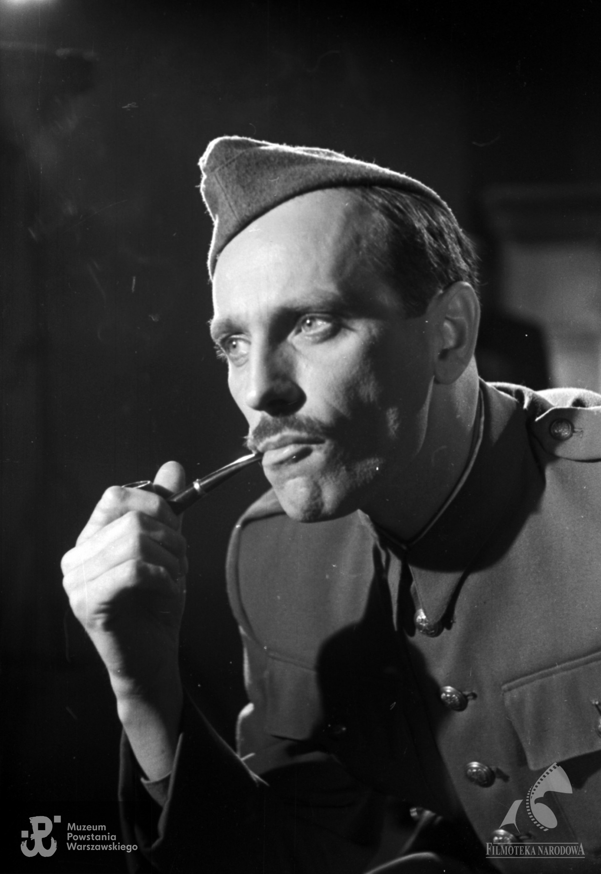 Jerzy Kaliszewski w filmie "Godziny nadziei" (1955). Fot.  ze zbiorów Filmoteki Narodowej - Instytut  Audiowizualny (FINA)