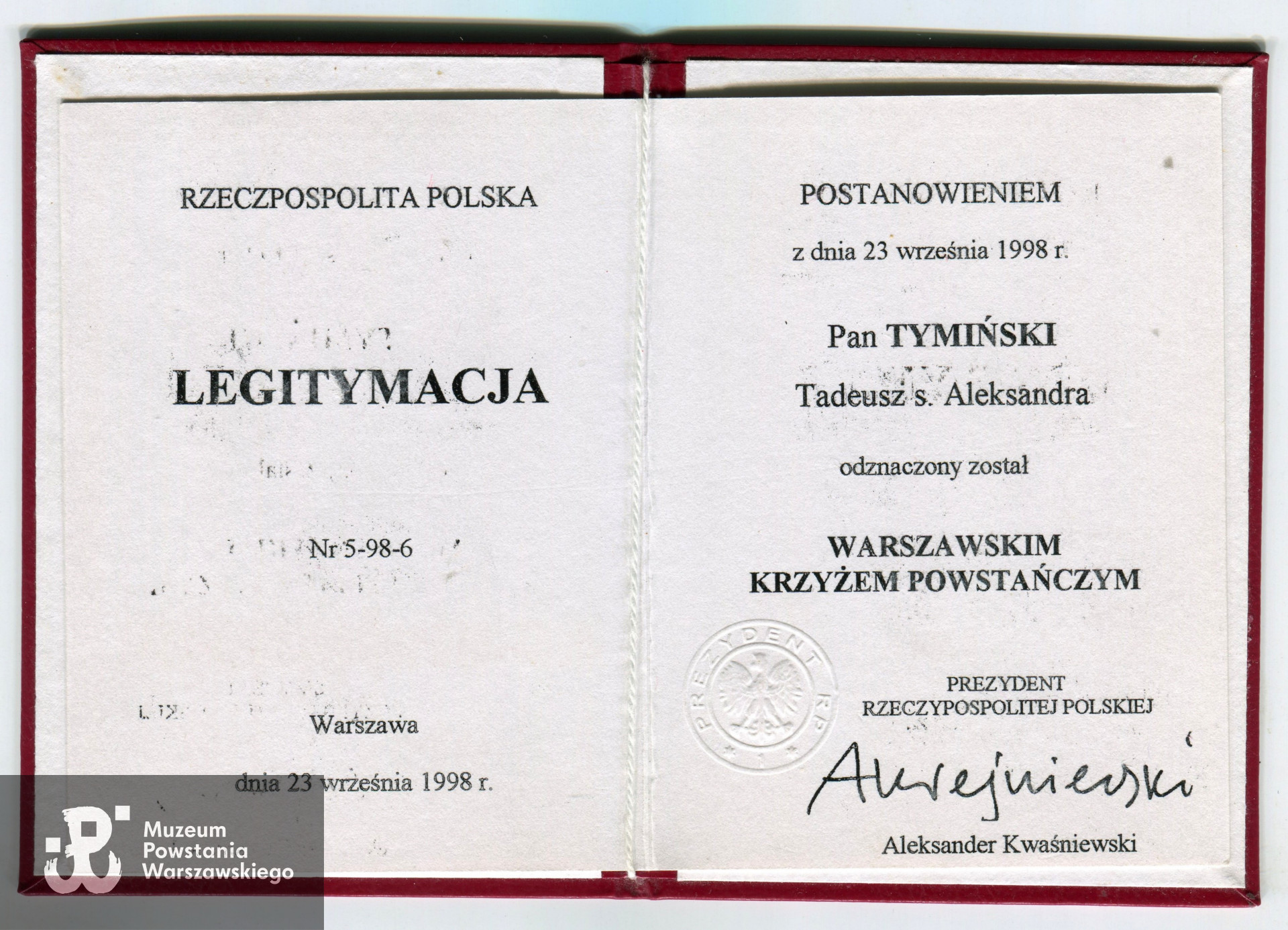 Legitymacja odznaczeniowa - Warszawski Krzyż Powstańczy. Archiwum prywatne p. Tadeusza Tymińskiego