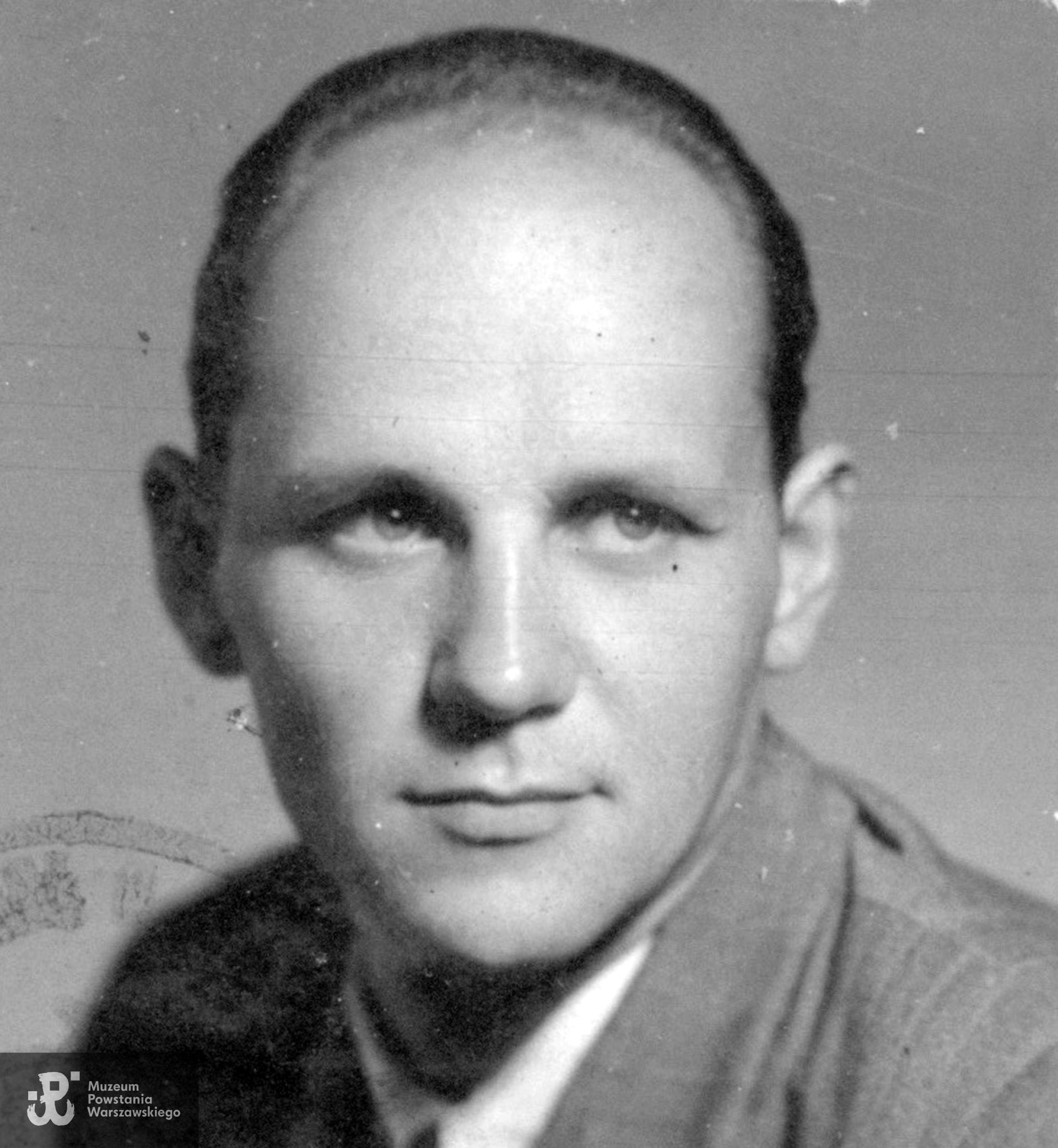 Jerzy Zalewski ps. Strzała. Fot. ze zbiorów rodzinnych p. Ryszarda Zalewskiego. Skany wykonano w Muzeum Powstania Warszawskiego, 10/2025.