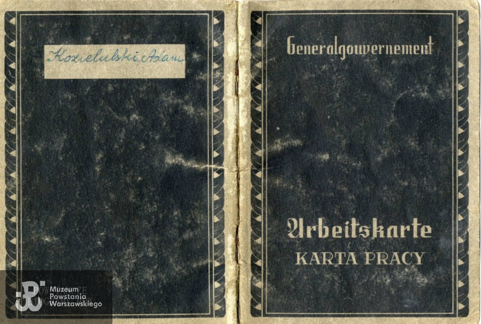 Karta pracy wystawiona na nazwisko "Adam Kozietulski". Z archiwum rodzinnego Piotra Skarbka - Kozietulskiego