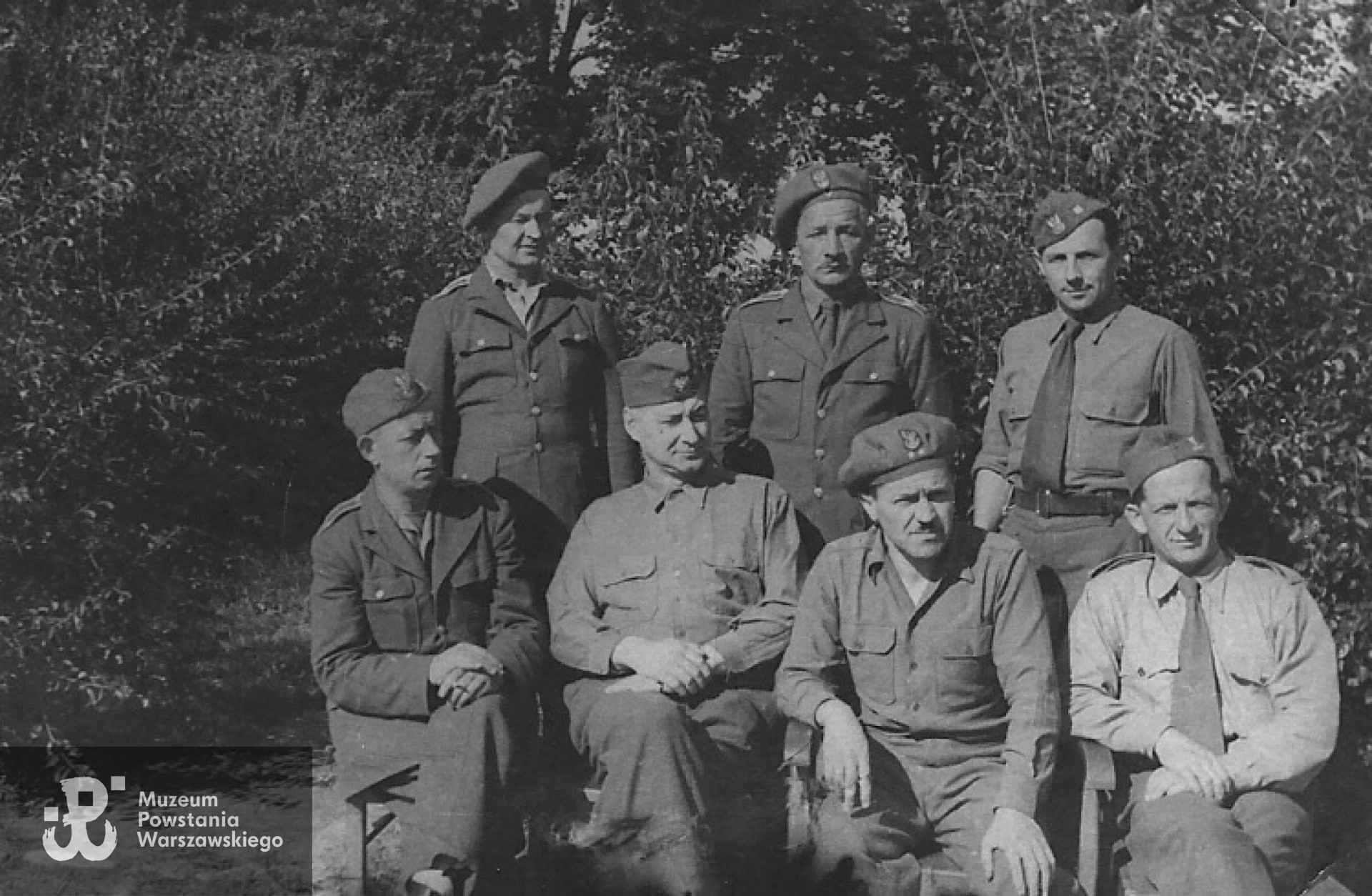 Stalag XI B Fallingbostel - Zygmunt Jannasz siedzi pierwszy z lewej