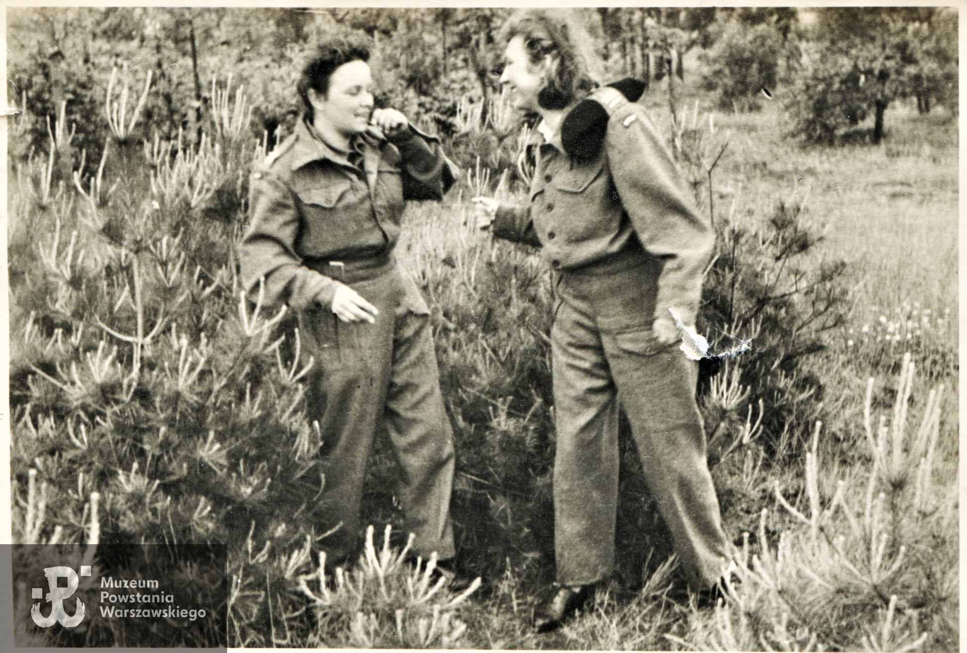  Z przyjaciółką Teresą. Fot. ze zbiorów rodzinnych p. Barbary Piotrowskiej z domu Góreckiej. 