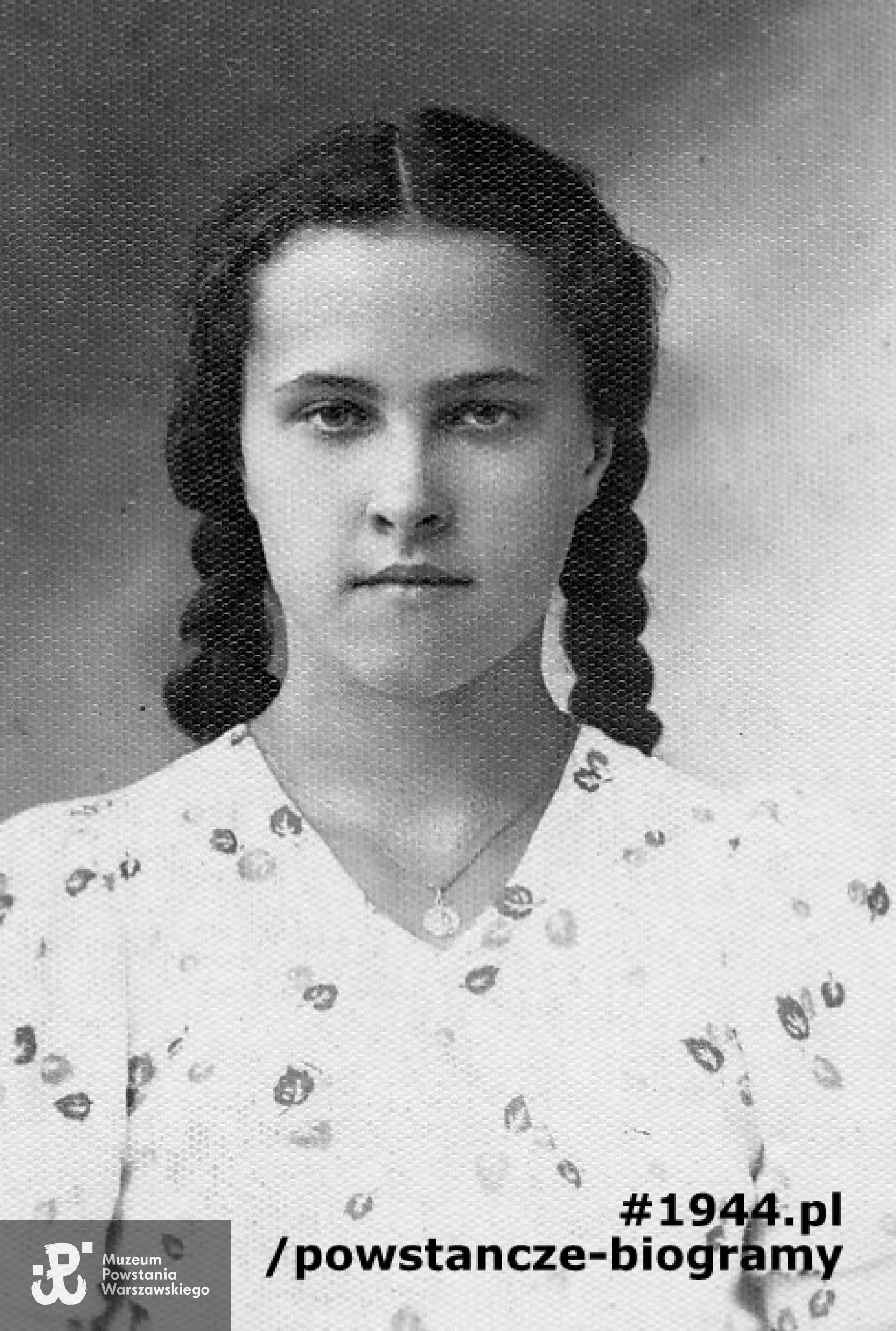 Janina Trojanowska - fotografia portretowa wykonana  na kilka dni przed wybuchem wojny, 26 sierpnia 1939 roku. Fot. z archiwum rodzinnego, udostępnił  p. Marek Tyblewski