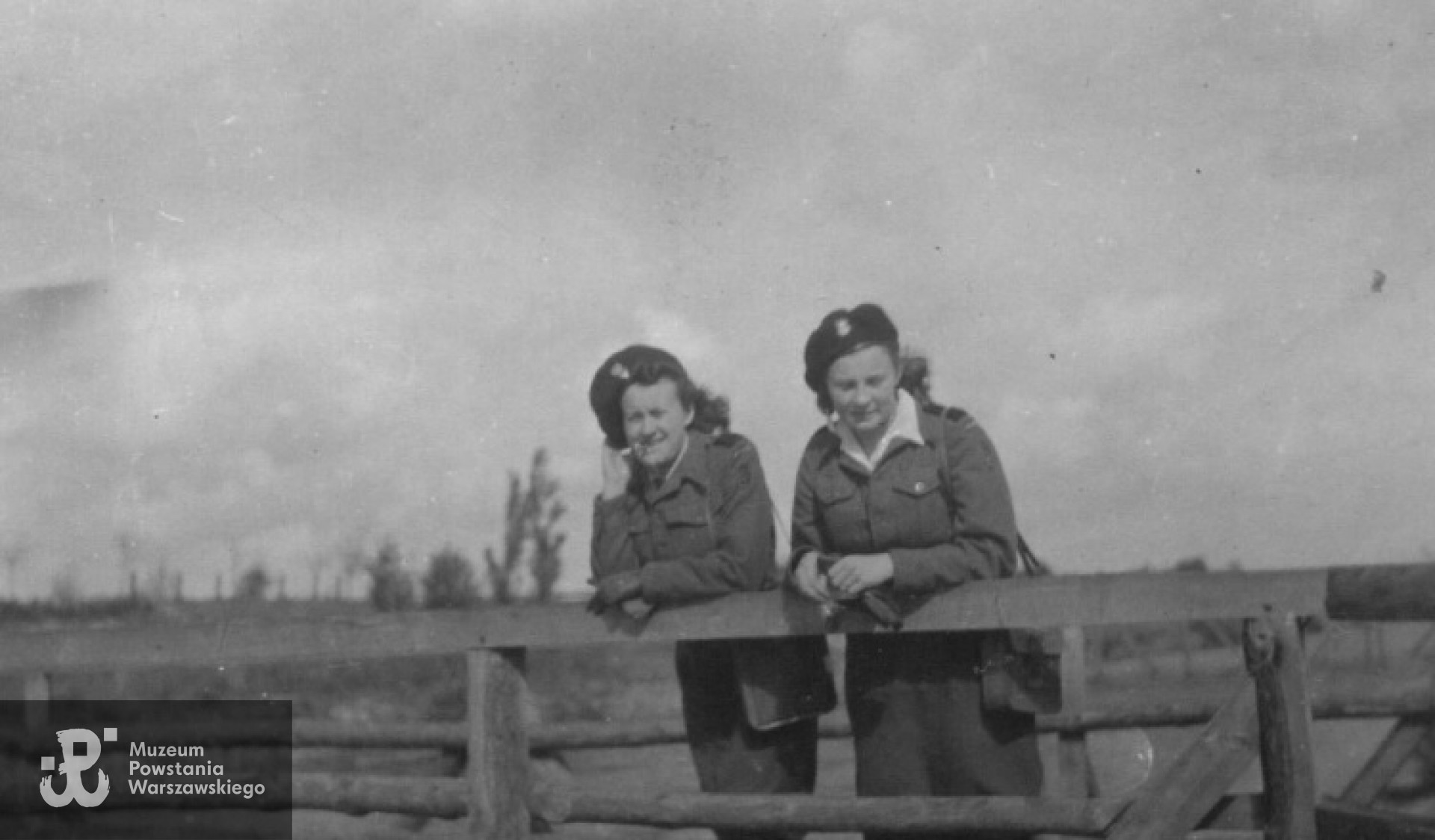 Niemcy, 1946 r. - od lewej Halina Żmijewska i Izabella Wiśniewska