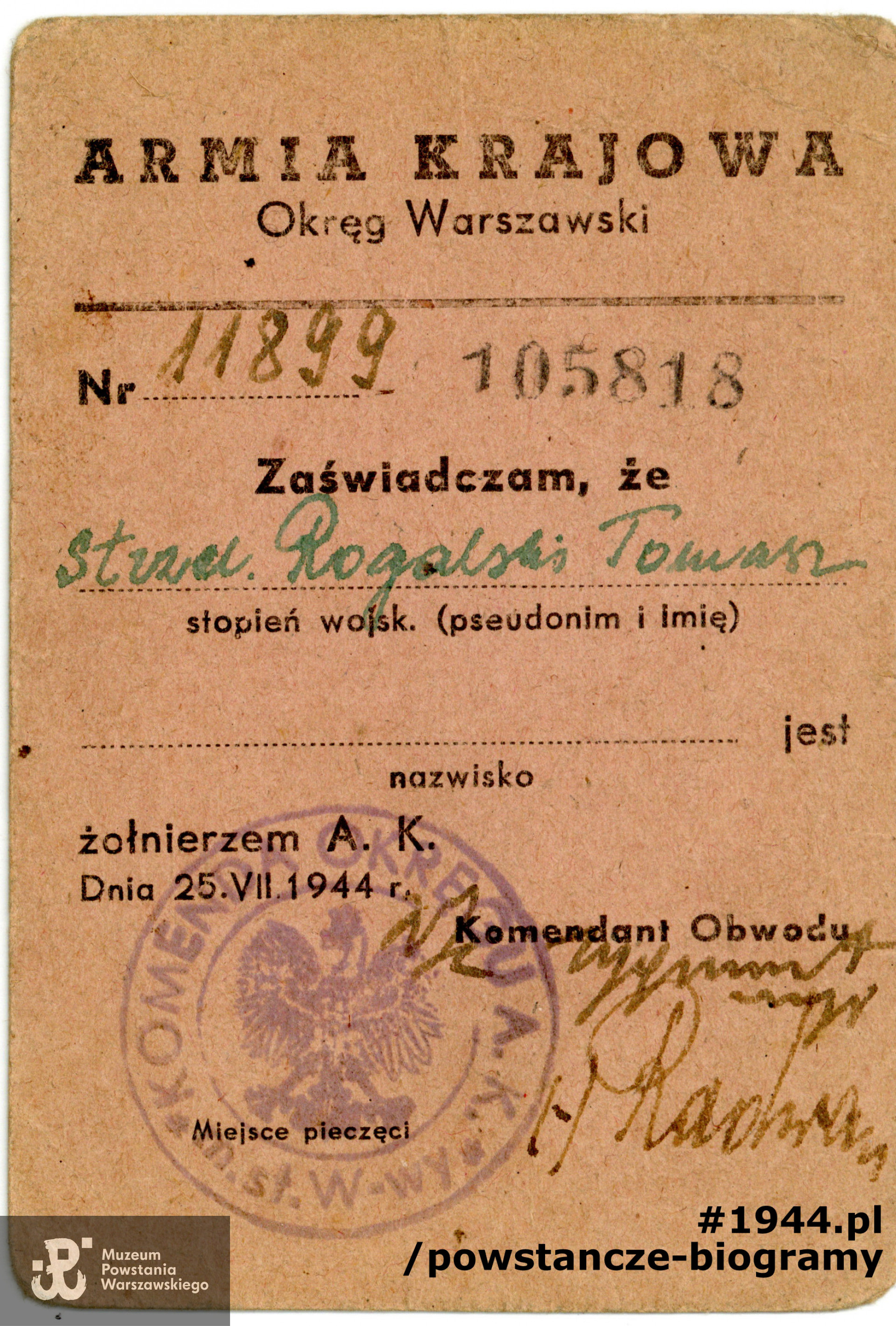 Należąca do Tomasza Breitkopfa legitymacja Armii Krajowej wystawiona dla strzelca Tomasza ps. "Rogalski".  Ze zbiorów Muzeum Powstania Warszawskiego, sygn. P/8068