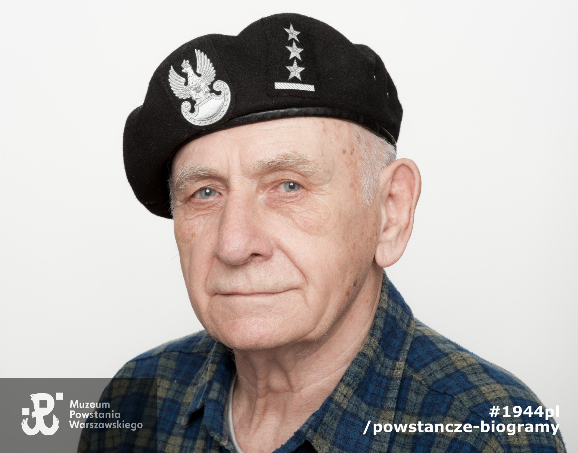 Ryszard Konrad Stawierej „Bladolicy”. Zdjęcie z serii portretów Powstańców Warszawskich wykonanych w ramach projektu "1944/70/2014" realizowanego przez grupę WWPHOTO dla uczczenia 70. rocznicy wybuchu Powstania Warszawskiego. Muzeum Powstania Warszawskiego, 22.07-04.08 2013.