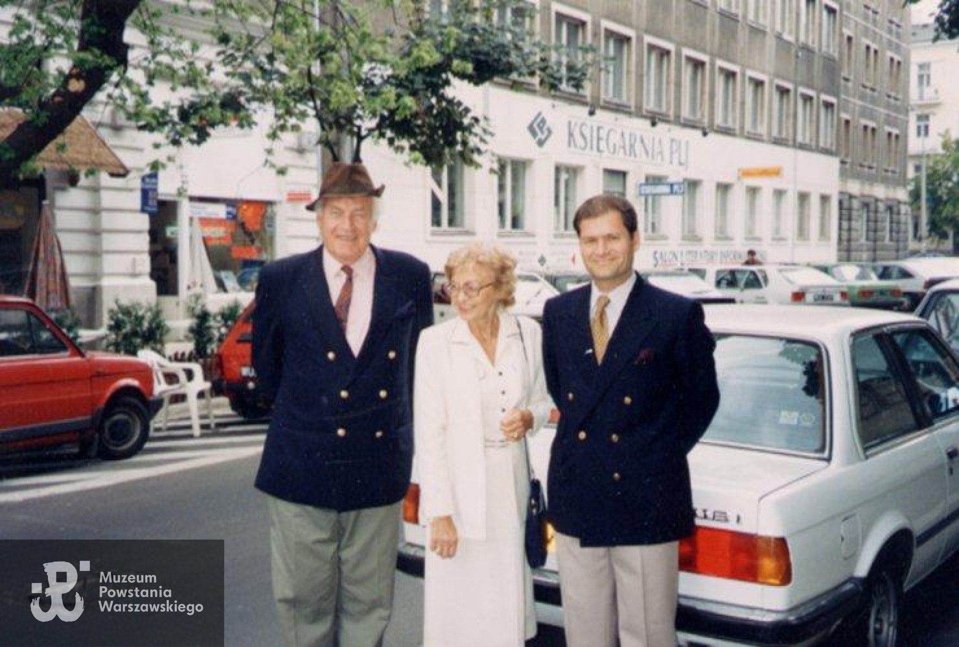 Od lewej stoją: Andrzej Miedzianowski, Janina Zakrzewska i syn Andrzeja Nicolas Miedzianowski Sinclair - Warszawa 1985